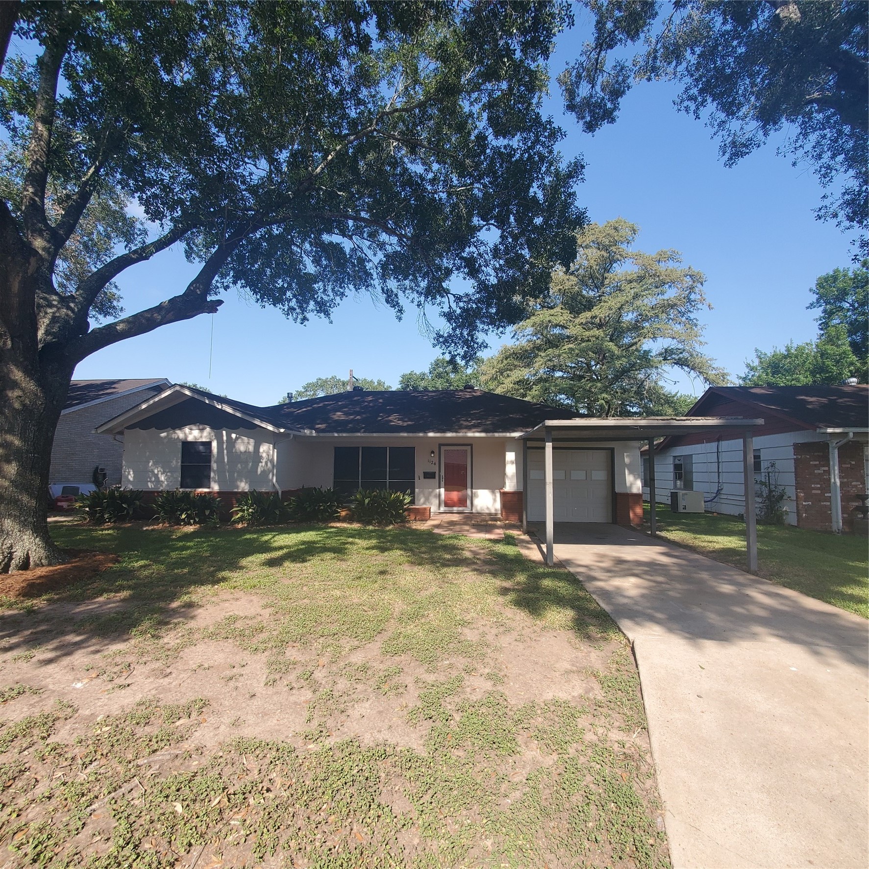 1124 Lawrence Street Property Photo 2
