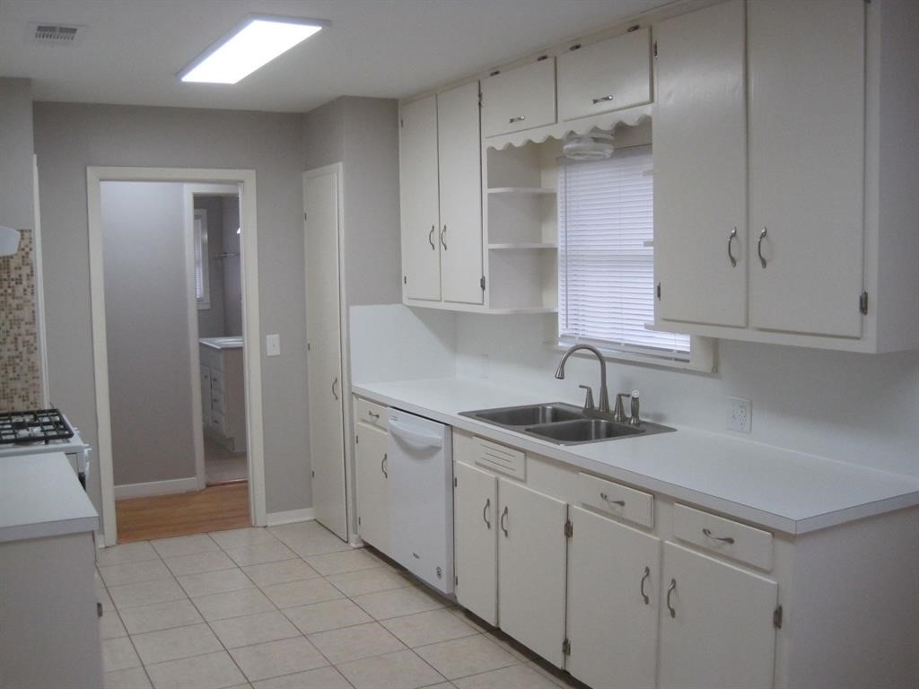 1124 Lawrence Street Property Photo 7