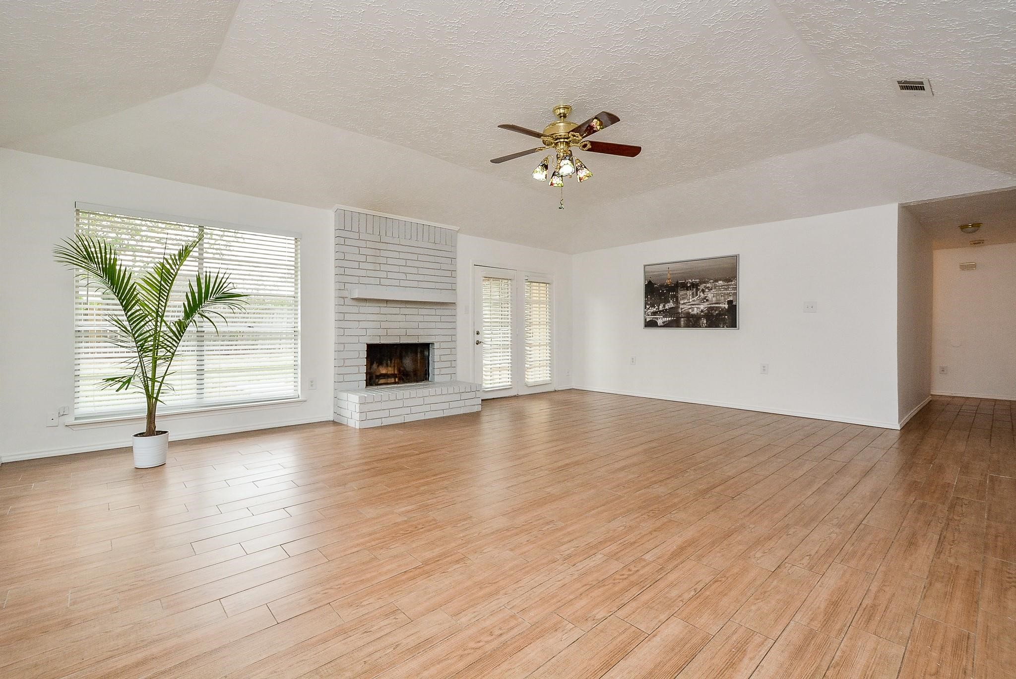 3315 Honey Creek Drive Property Photo 4