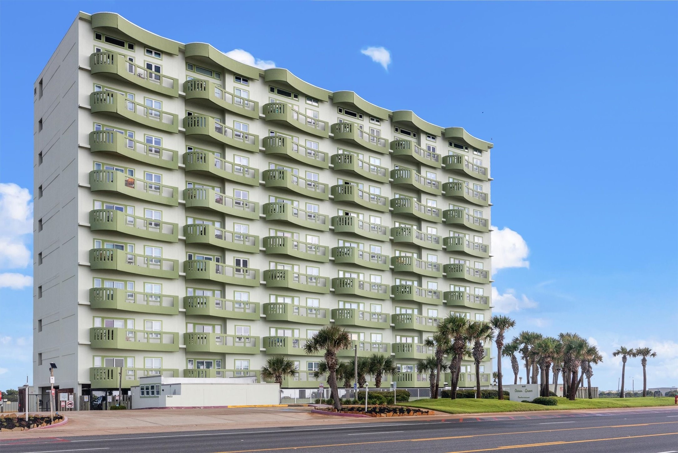 9420 Seawall Boulevard 302 Property Photo 1