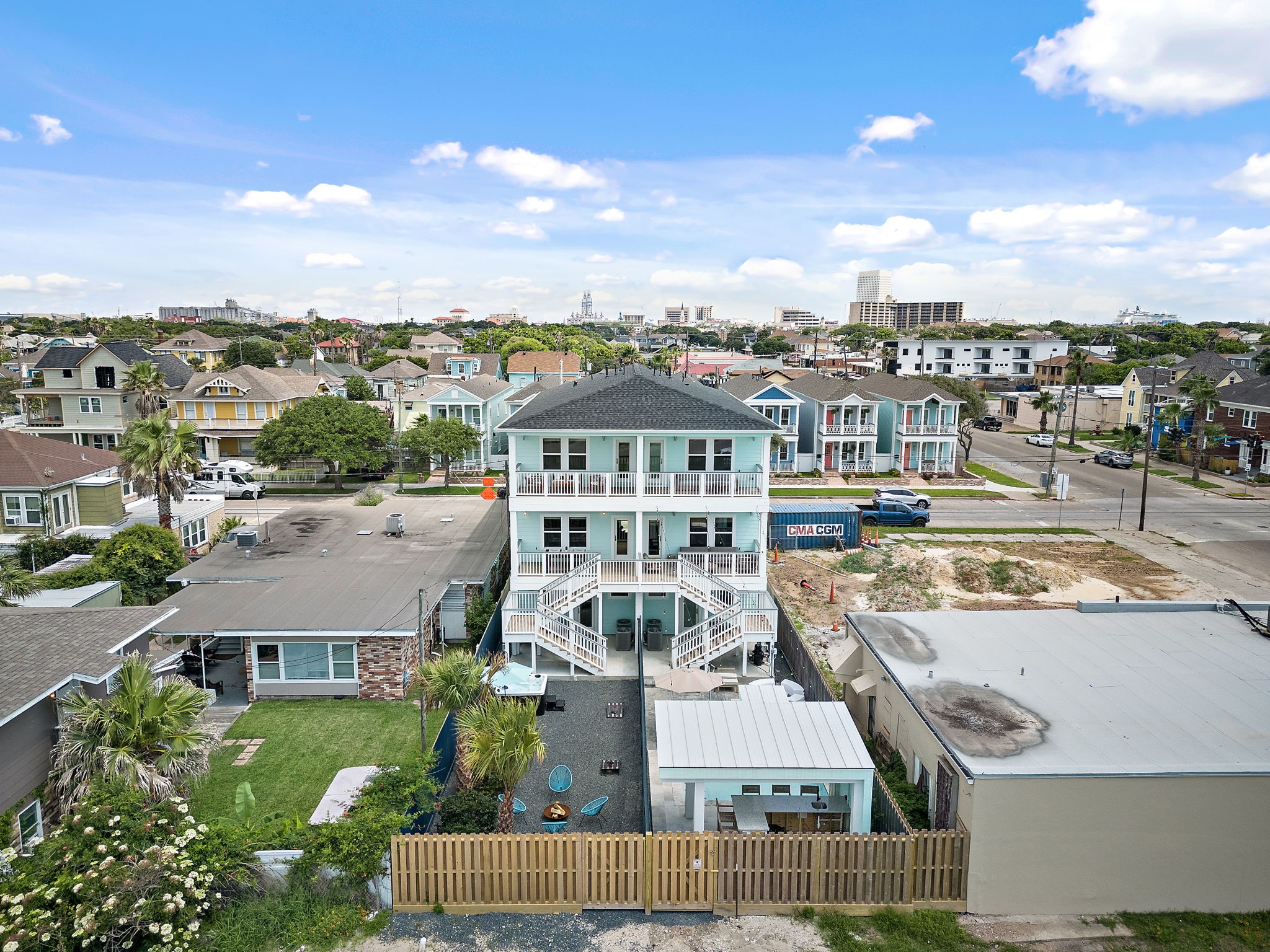 2307 Bernardo De Galvez Avenue Property Photo 11