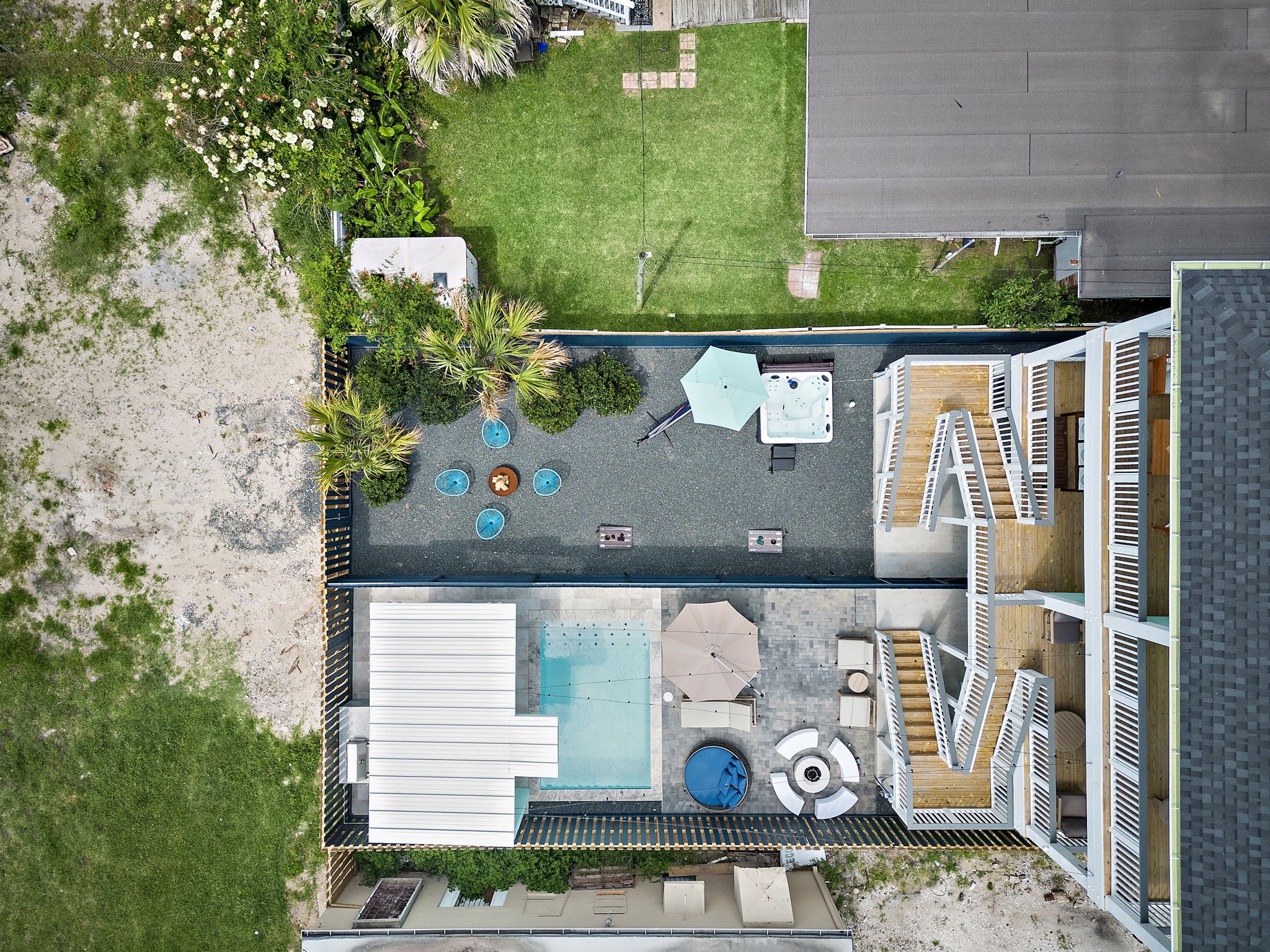 2307 Bernardo De Galvez Avenue Property Photo 12