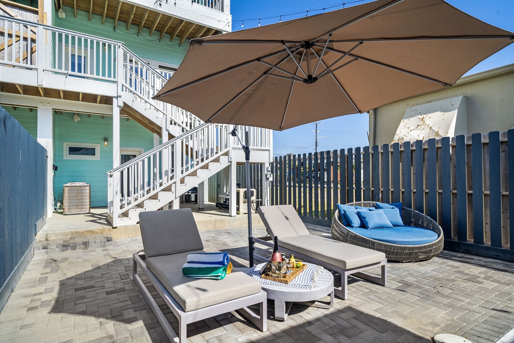 2307 Bernardo De Galvez Avenue Property Photo 32