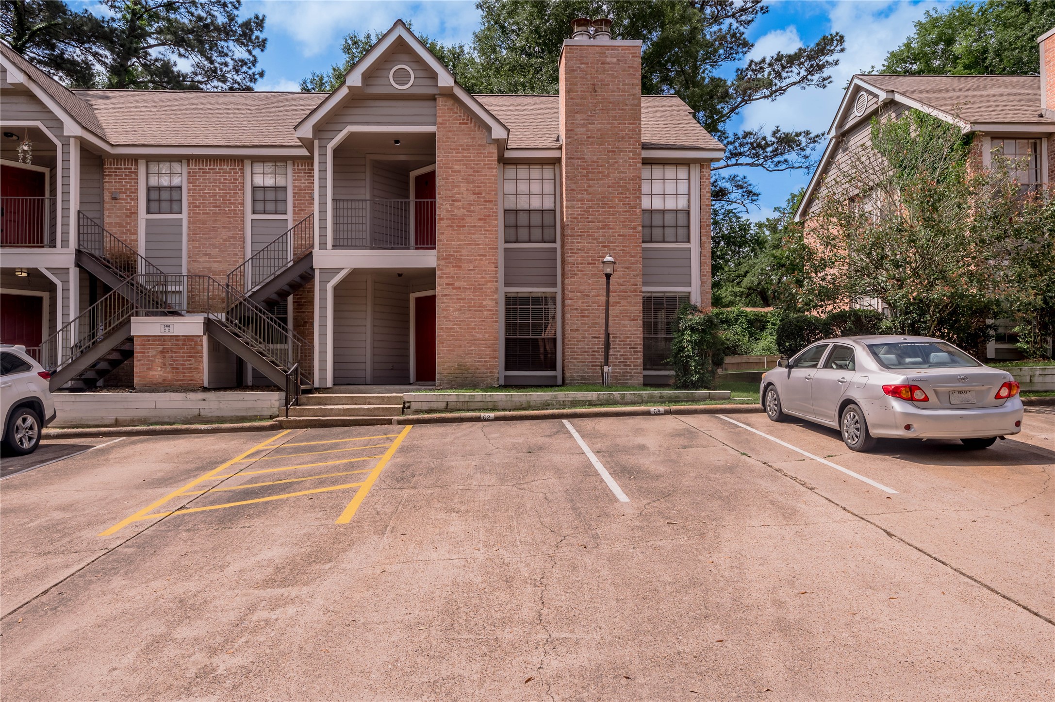 2401 Sycamore Avenue C2 Property Photo 2
