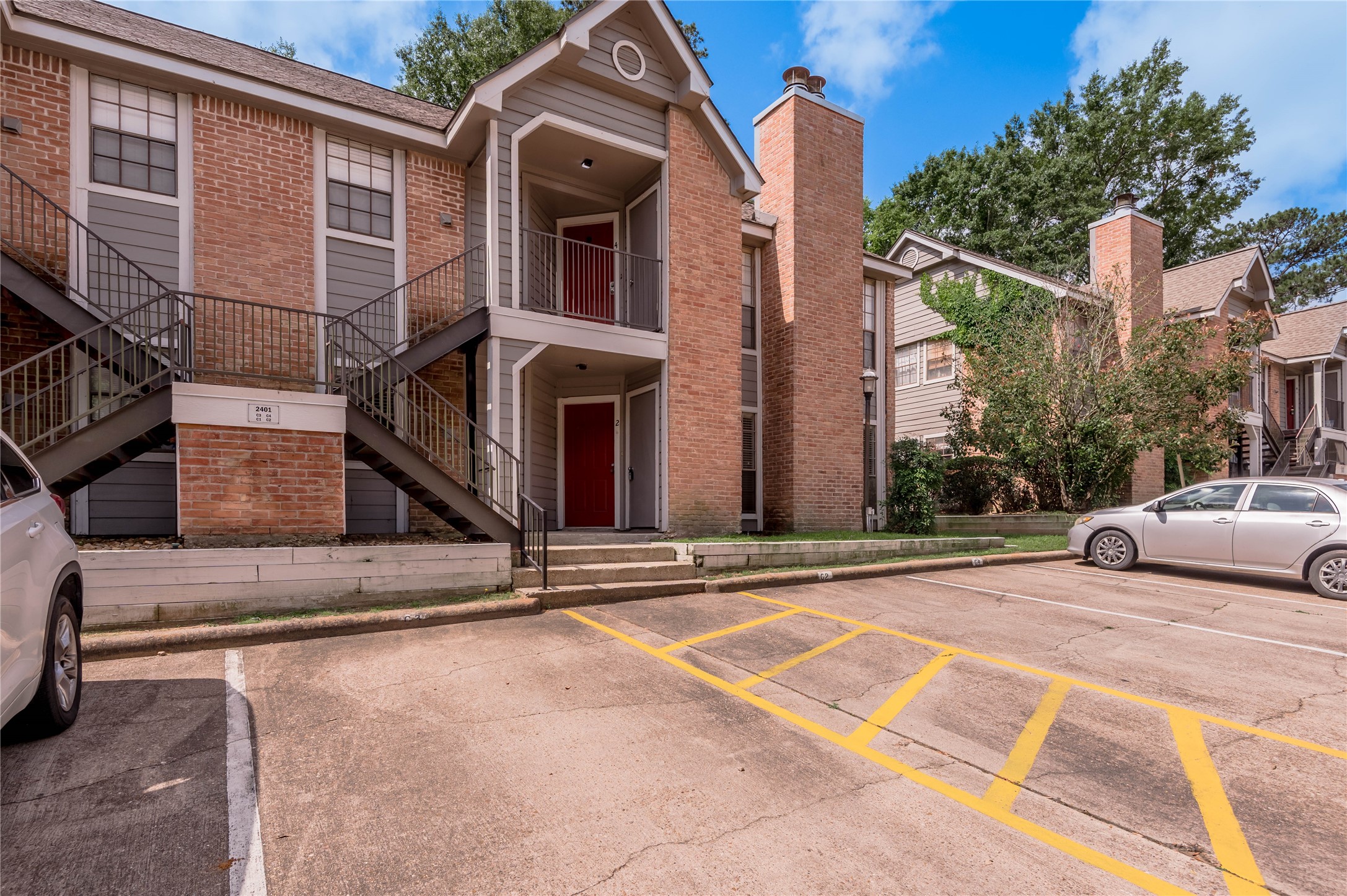 2401 Sycamore Avenue C2 Property Photo 4