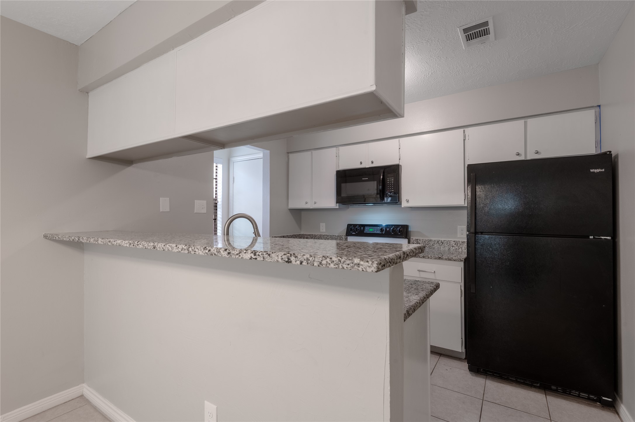 2401 Sycamore Avenue C2 Property Photo 11