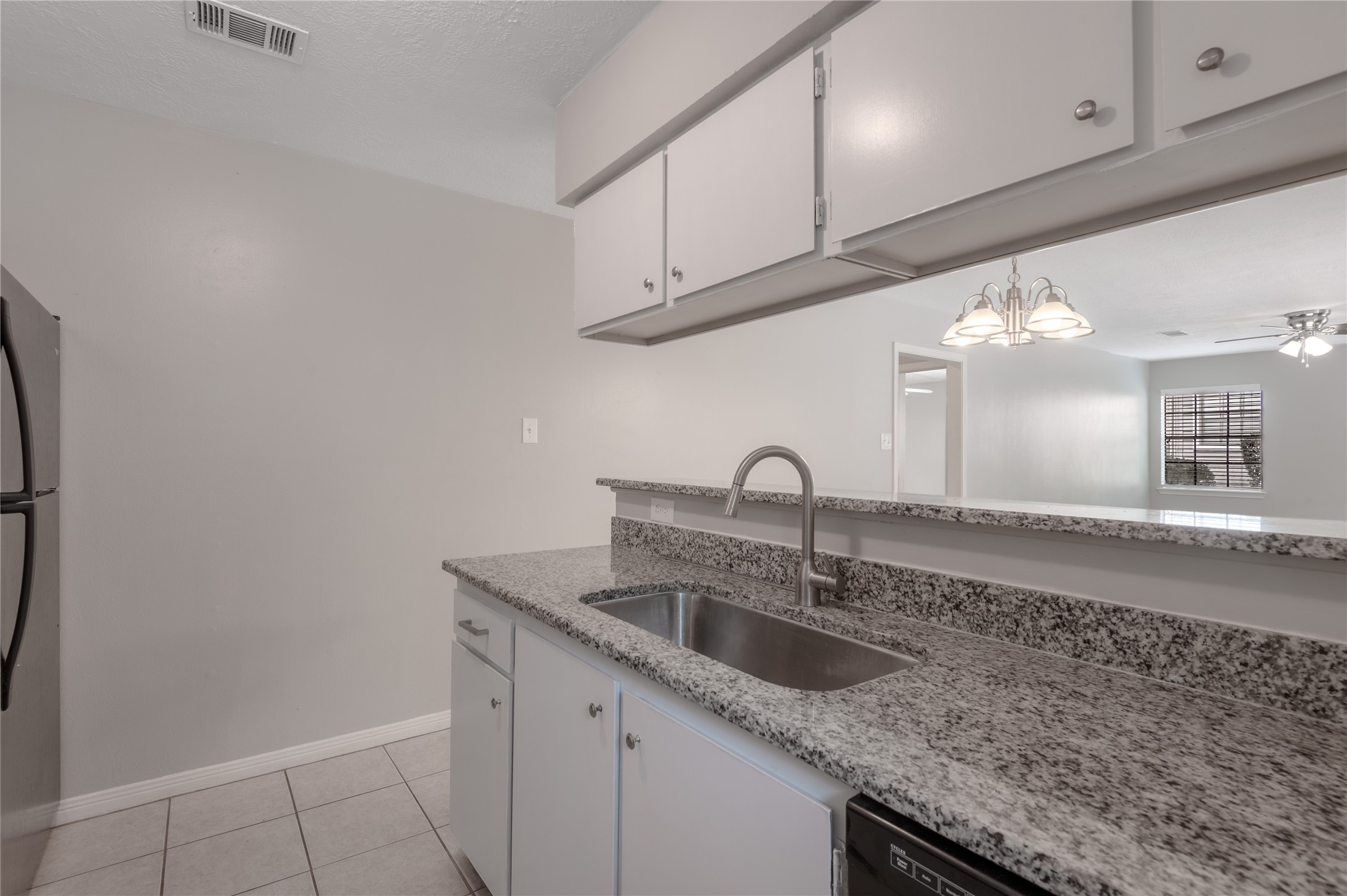 2401 Sycamore Avenue C2 Property Photo 14