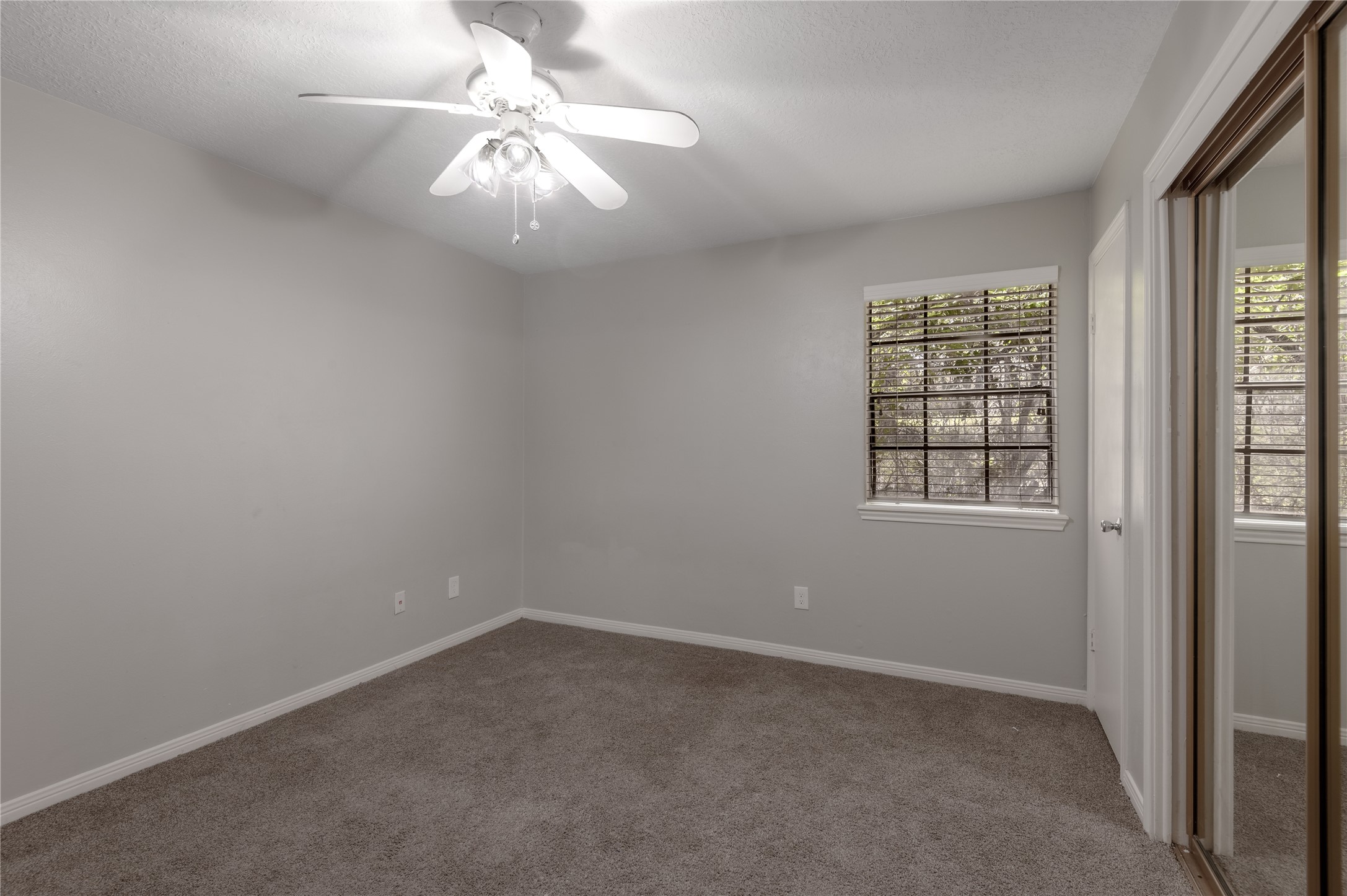 2401 Sycamore Avenue C2 Property Photo 20