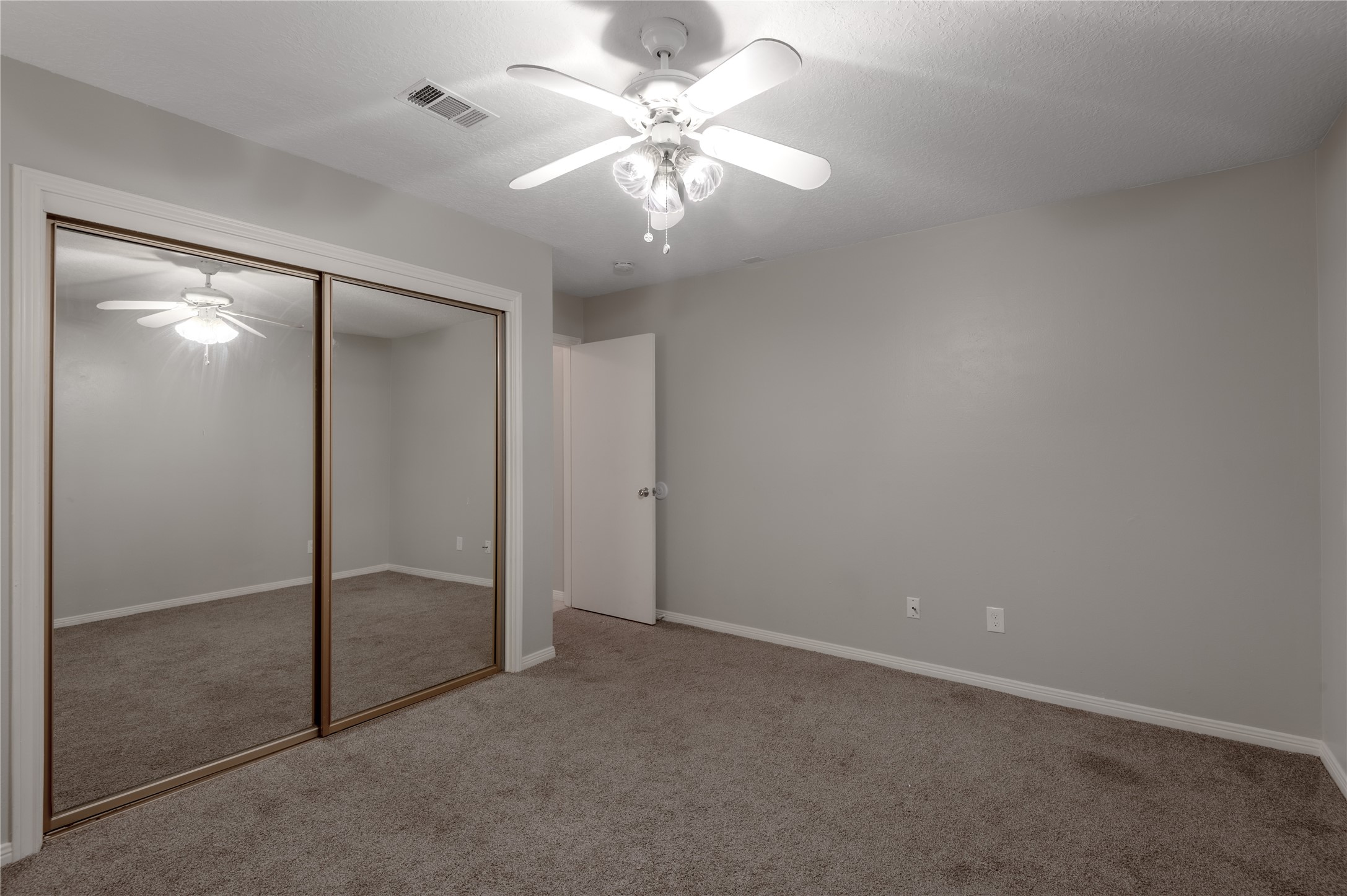 2401 Sycamore Avenue C2 Property Photo 22