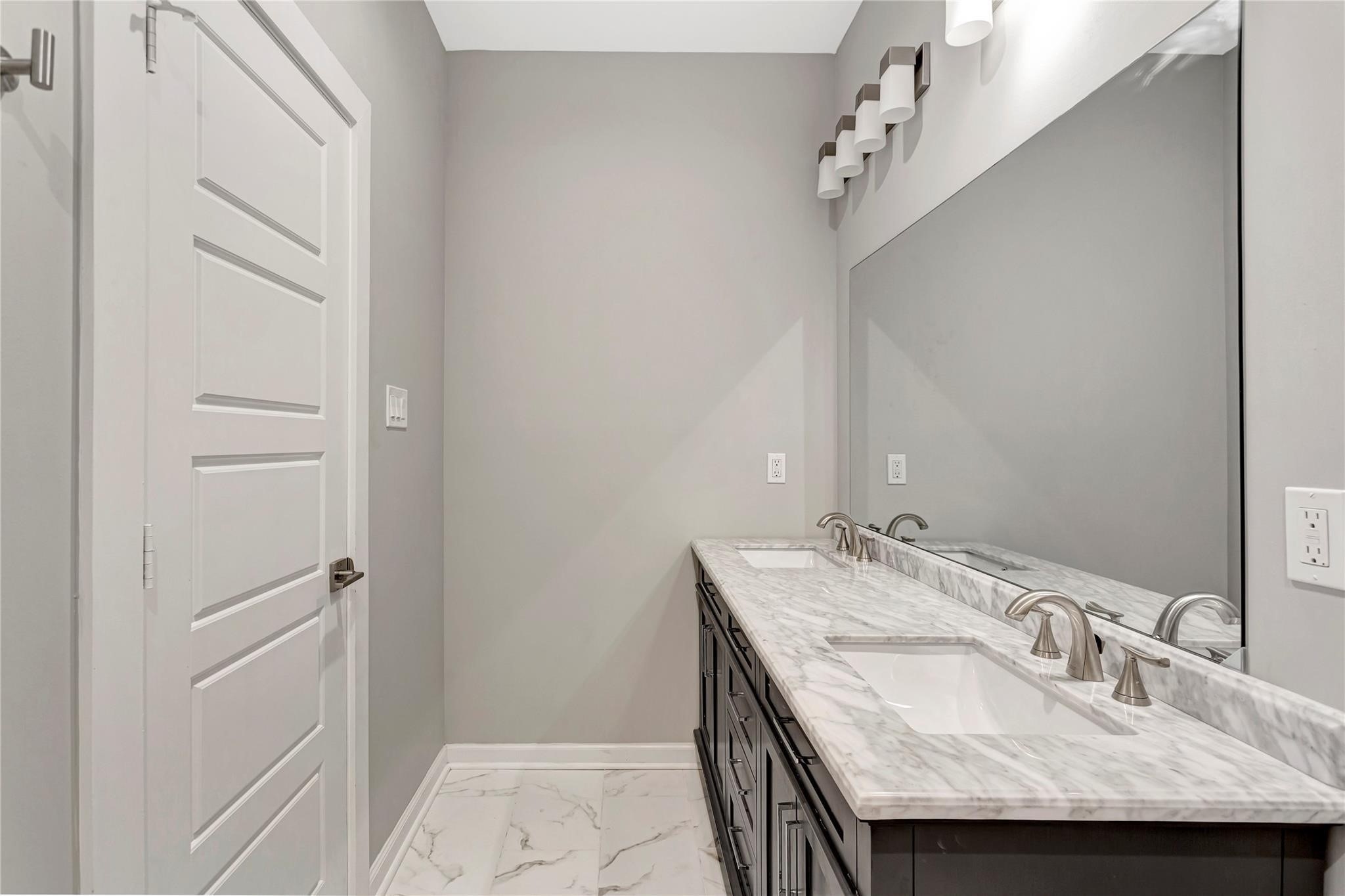 6824 Dumble Street B Property Photo 41