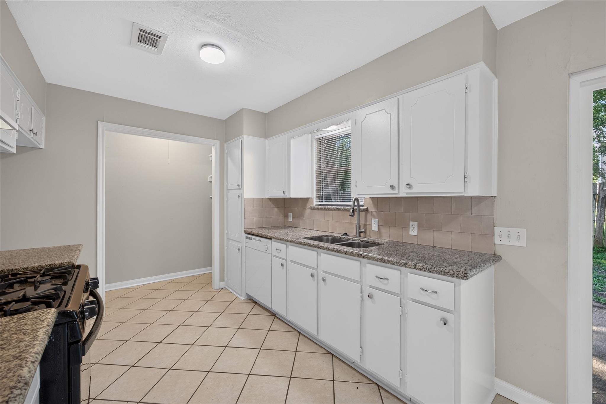 1006 Grand Junction Drive Property Photo 14