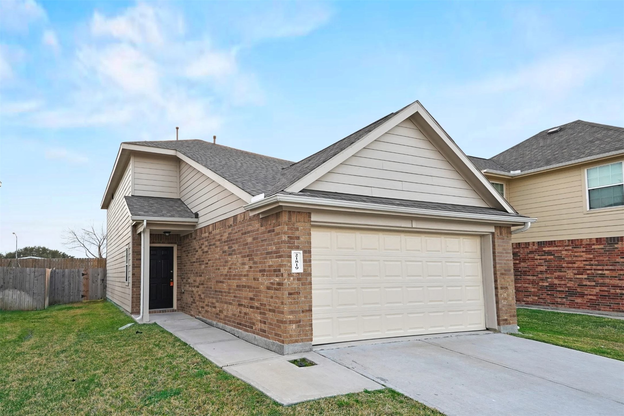 21819 King Heights Lane Property Photo 1