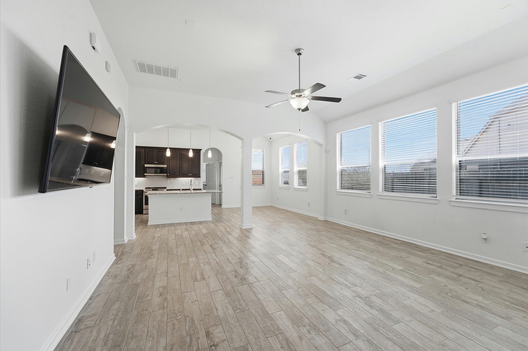 24742 Levante Drive Property Photo 12