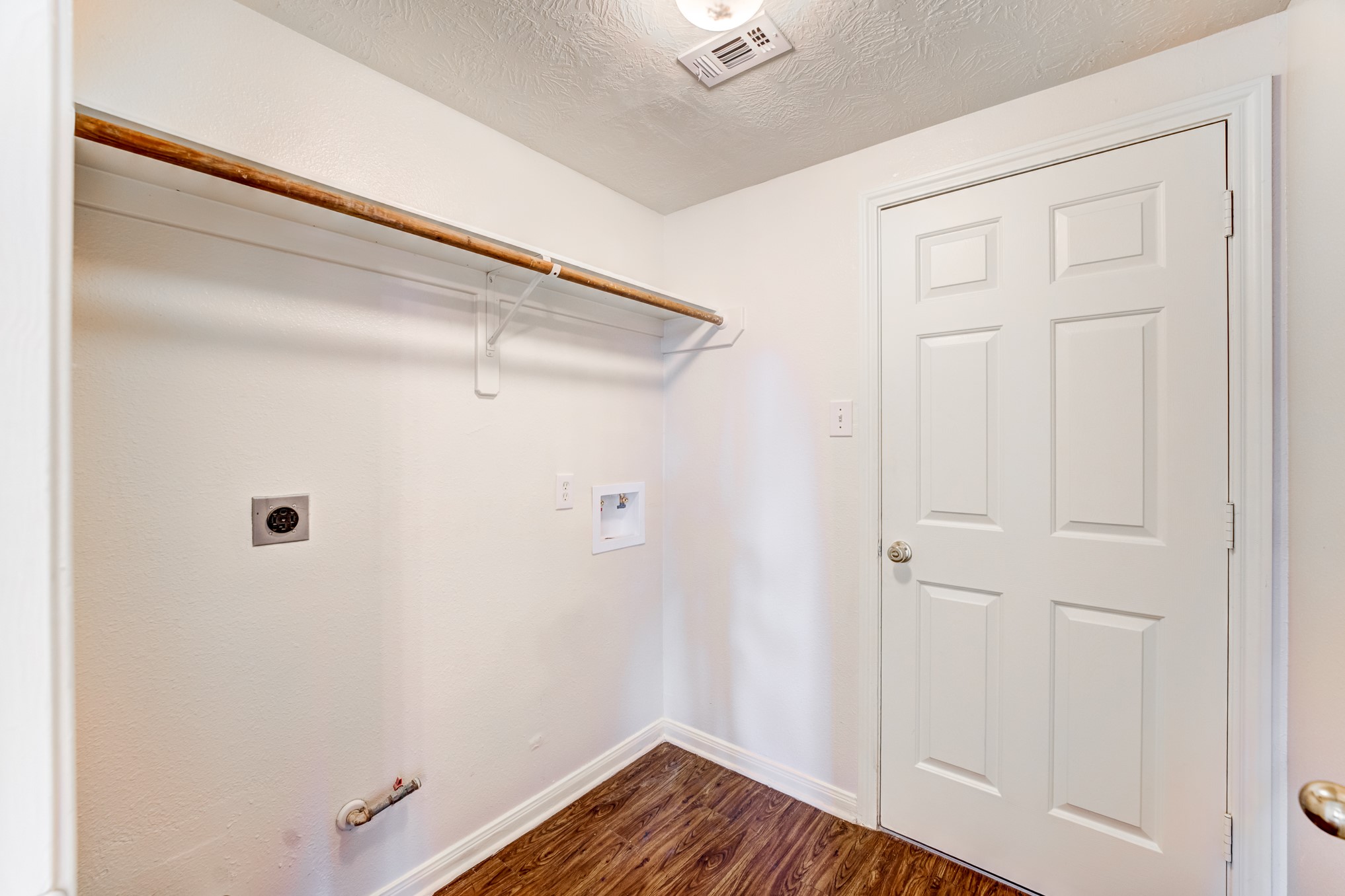 8510 Nashwood Court Property Photo 17