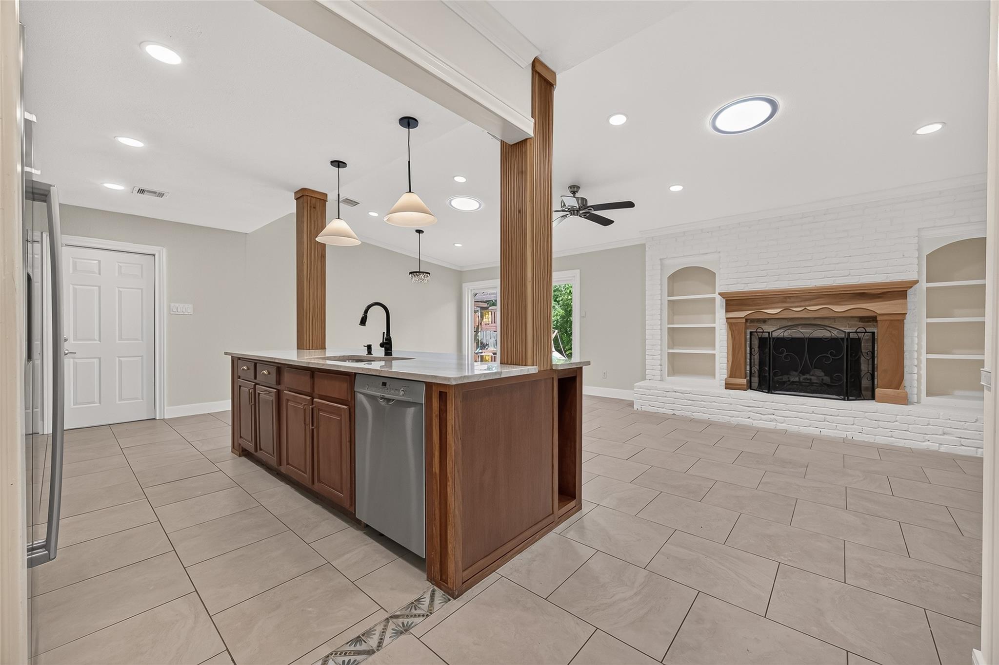 11126 Cedarhurst Drive, Houston Tx 77096 Property Photo 10