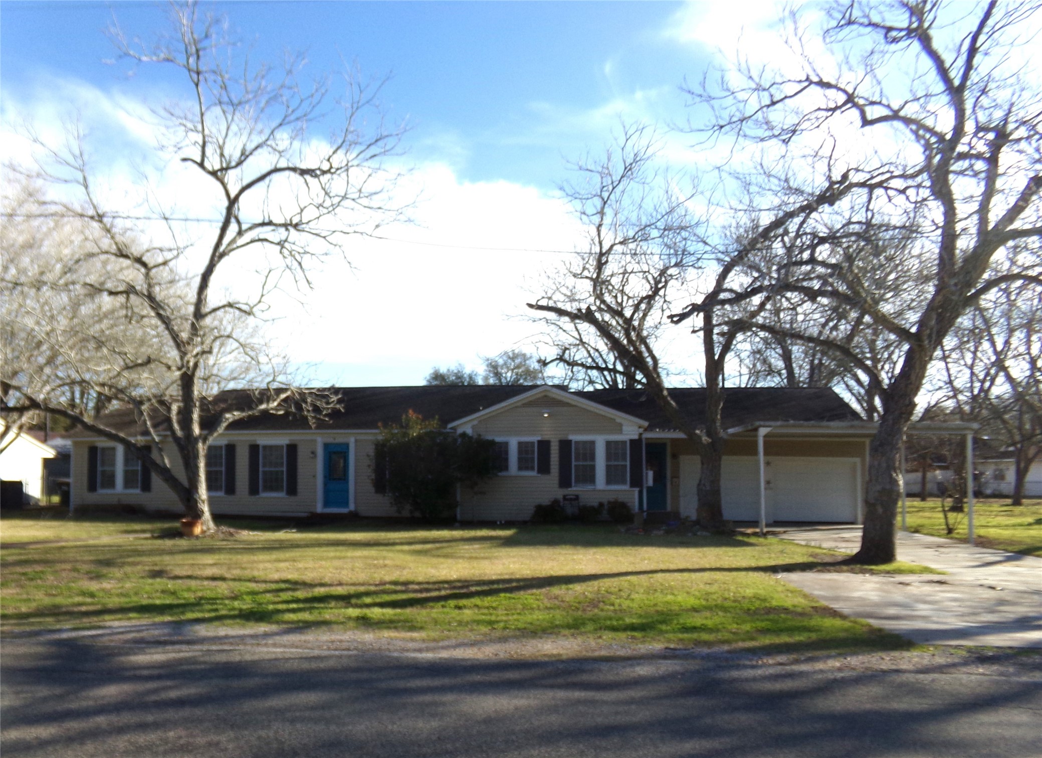 305 W Converse Street Property Photo