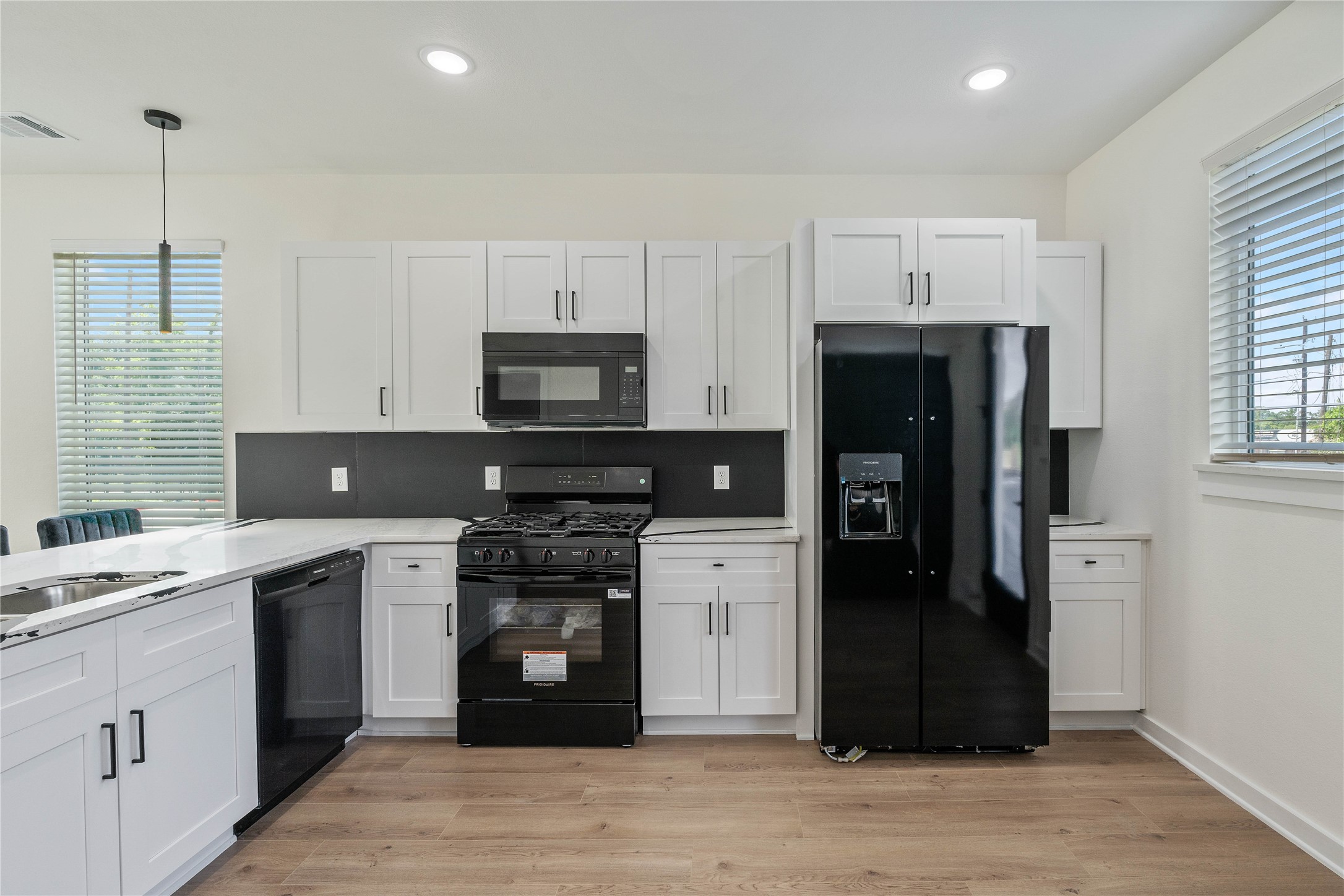3522 Mansfield Building B Street B Property Photo 10