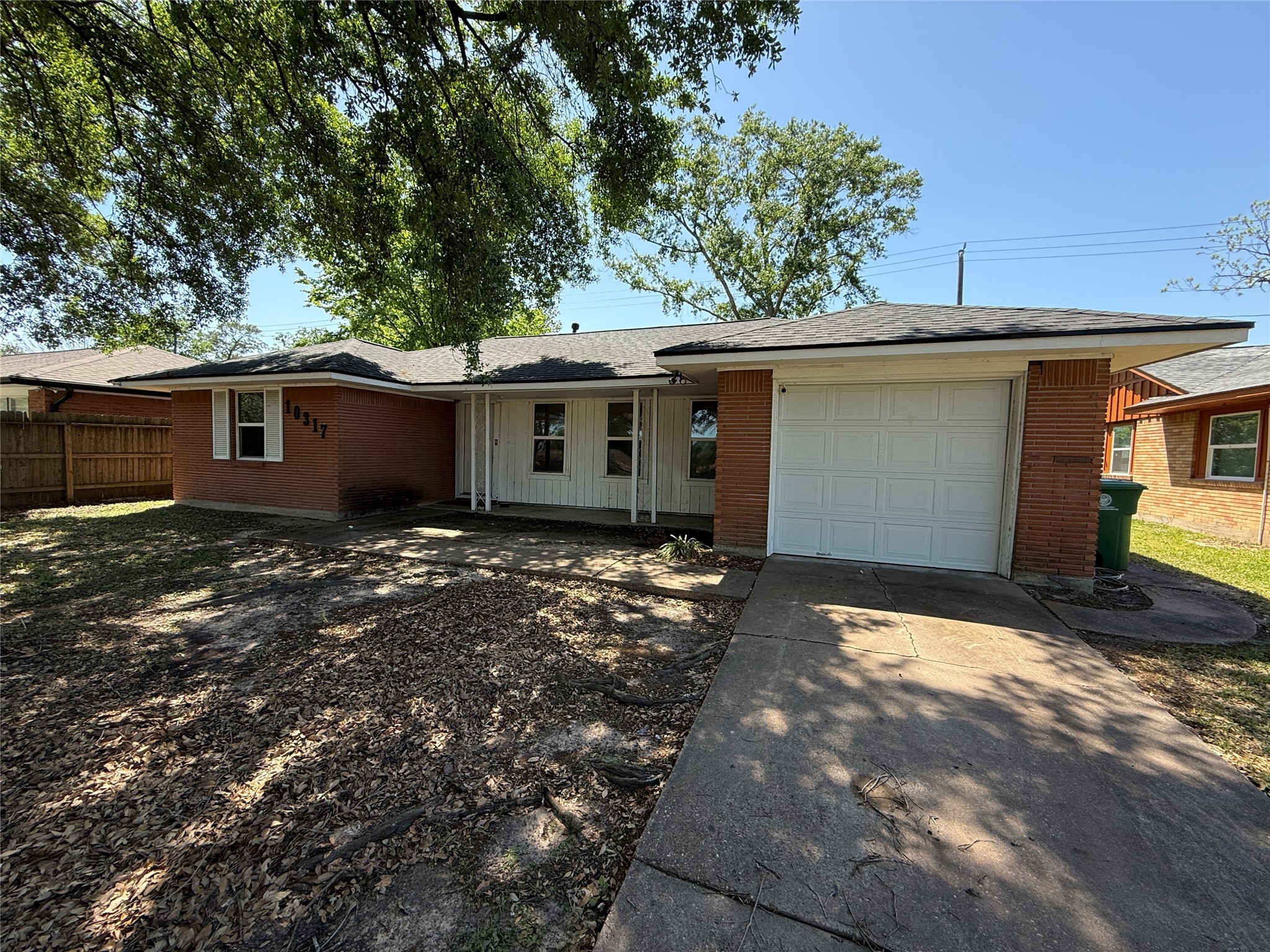 10317 Kelburn Drive Property Photo 2