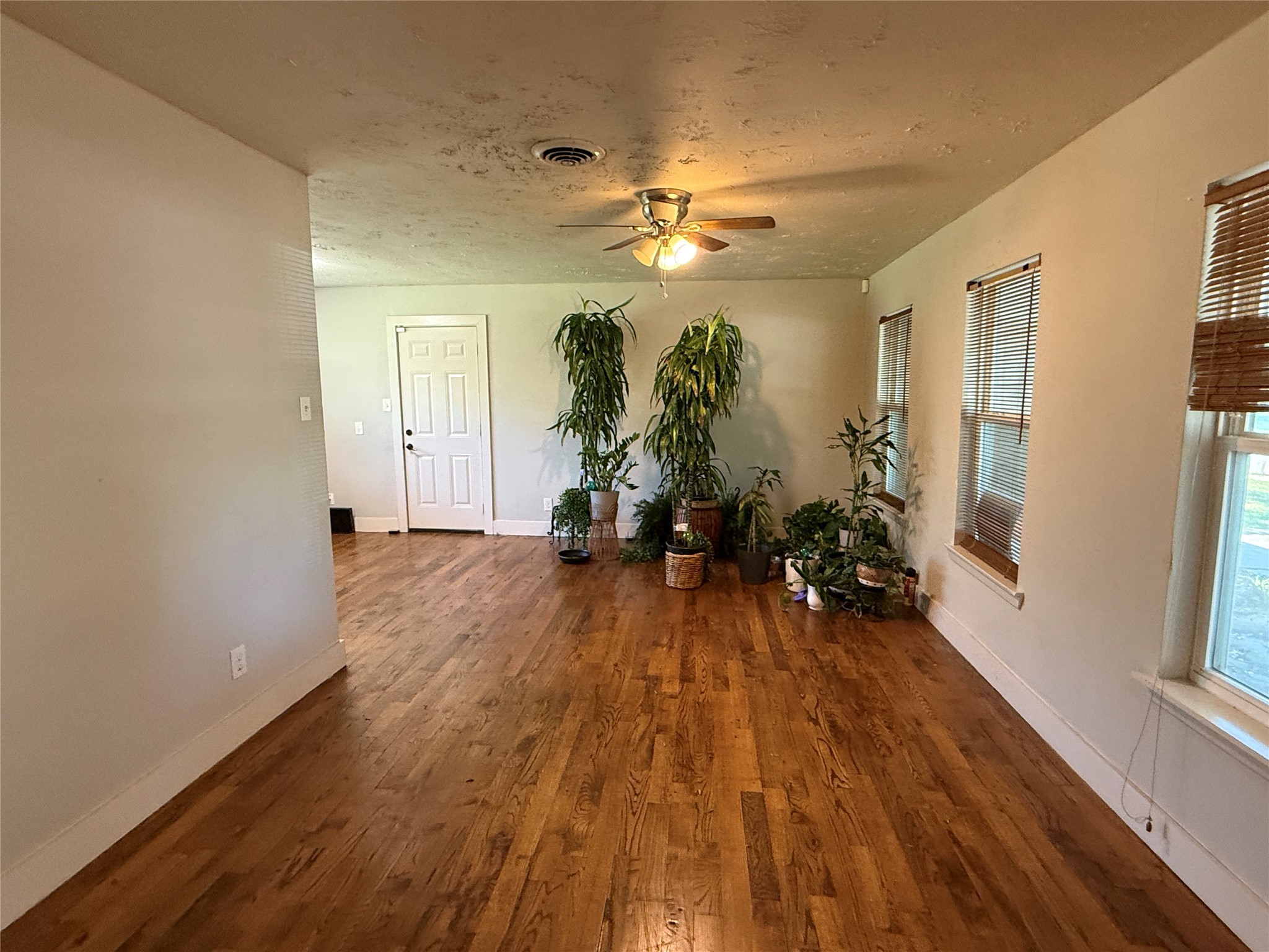 10317 Kelburn Drive Property Photo 11