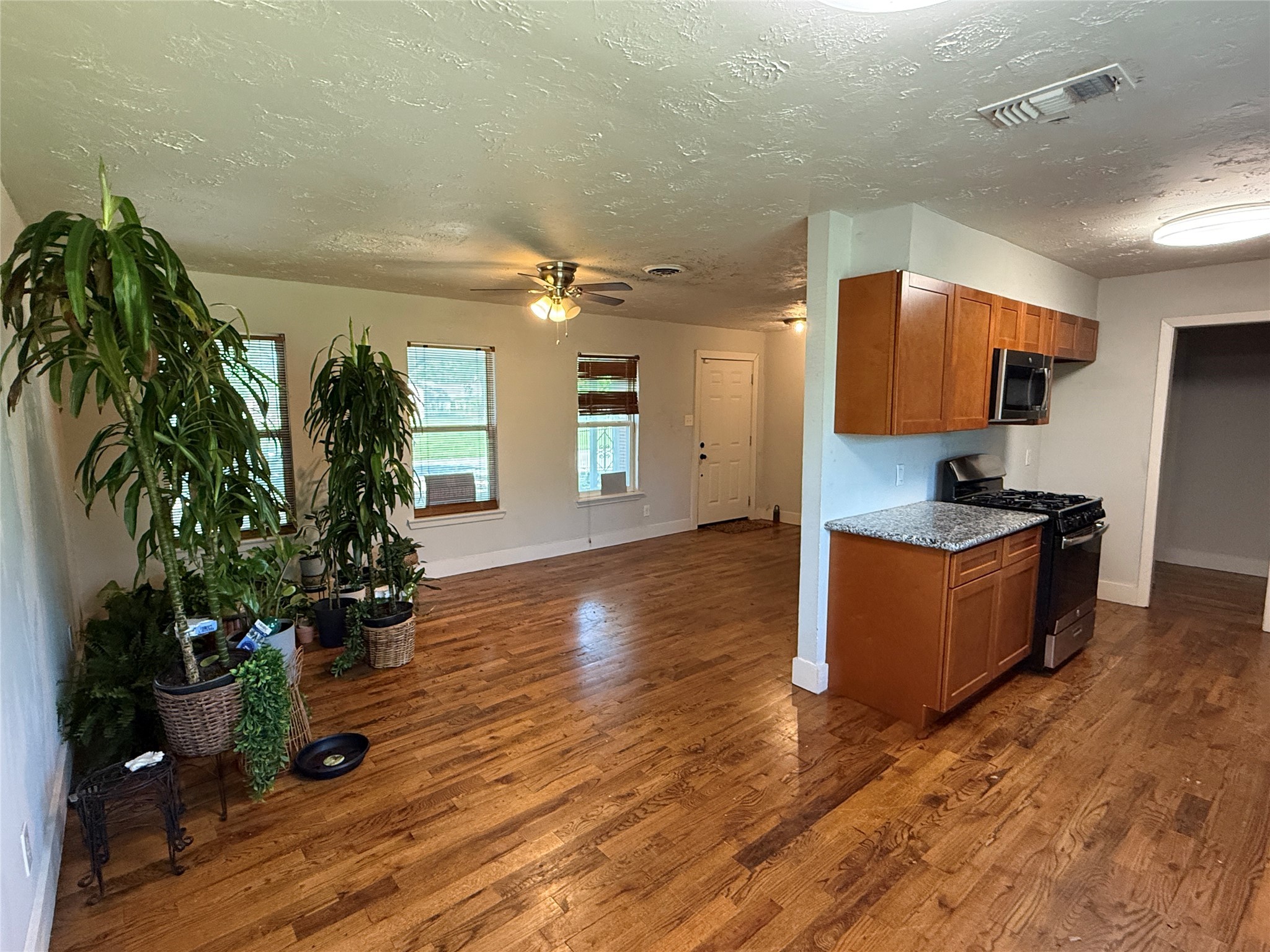 10317 Kelburn Drive Property Photo 12