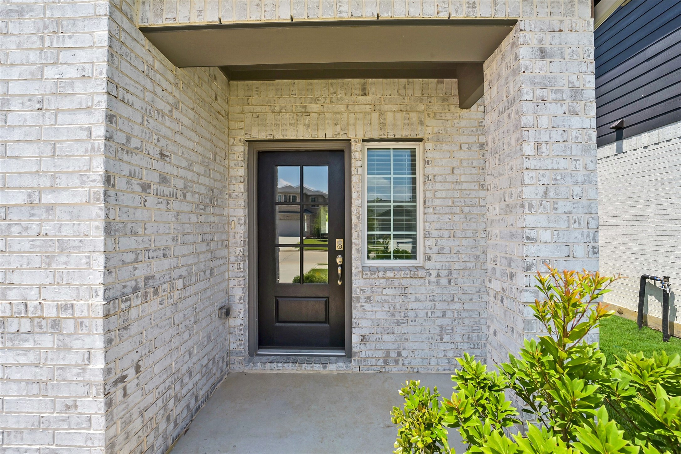 1120 Novelle Bend Drive Property Photo 2