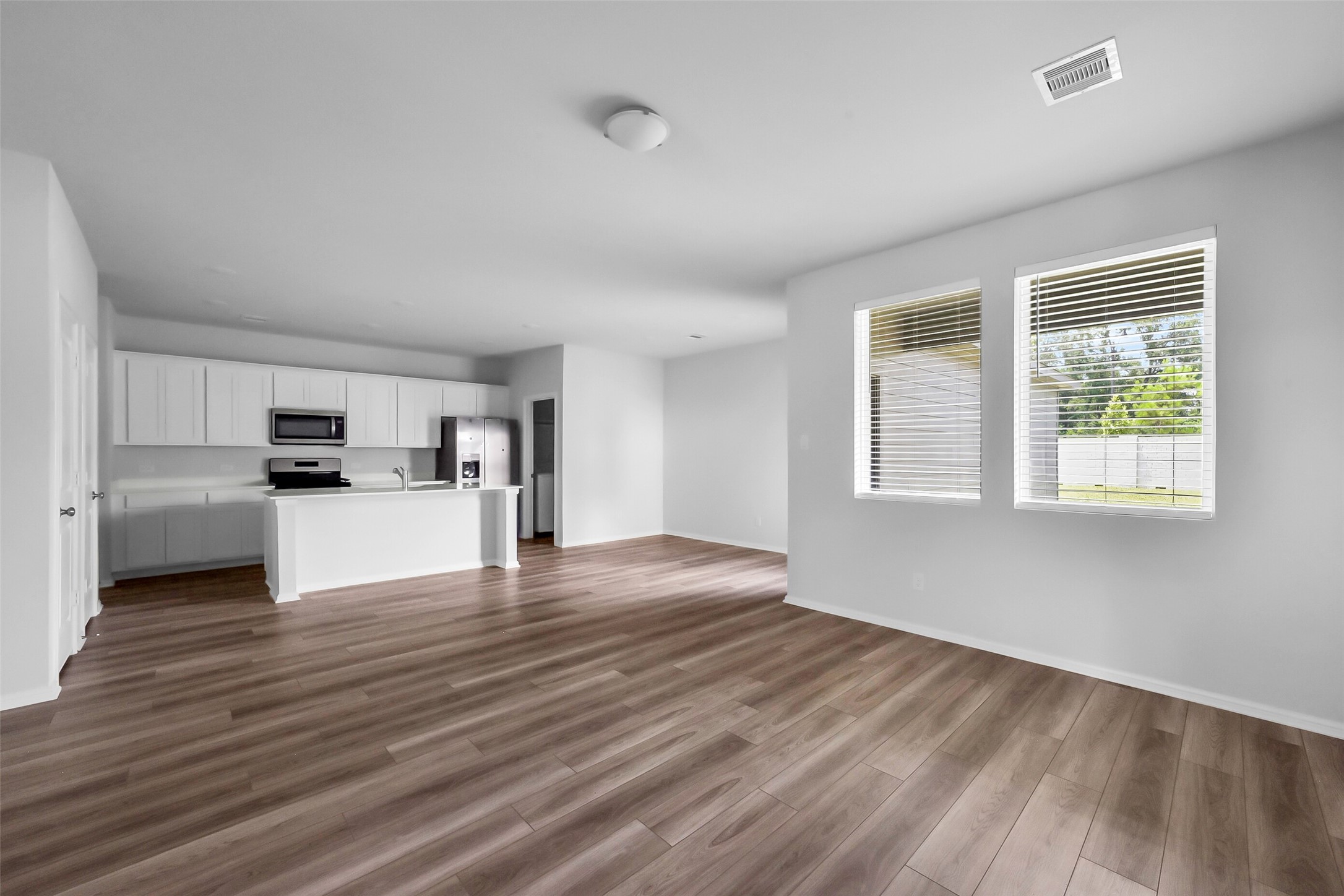 1120 Novelle Bend Drive Property Photo 4