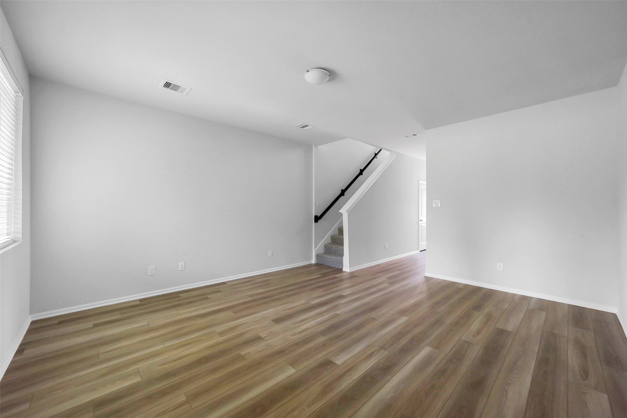 1120 Novelle Bend Drive Property Photo 6