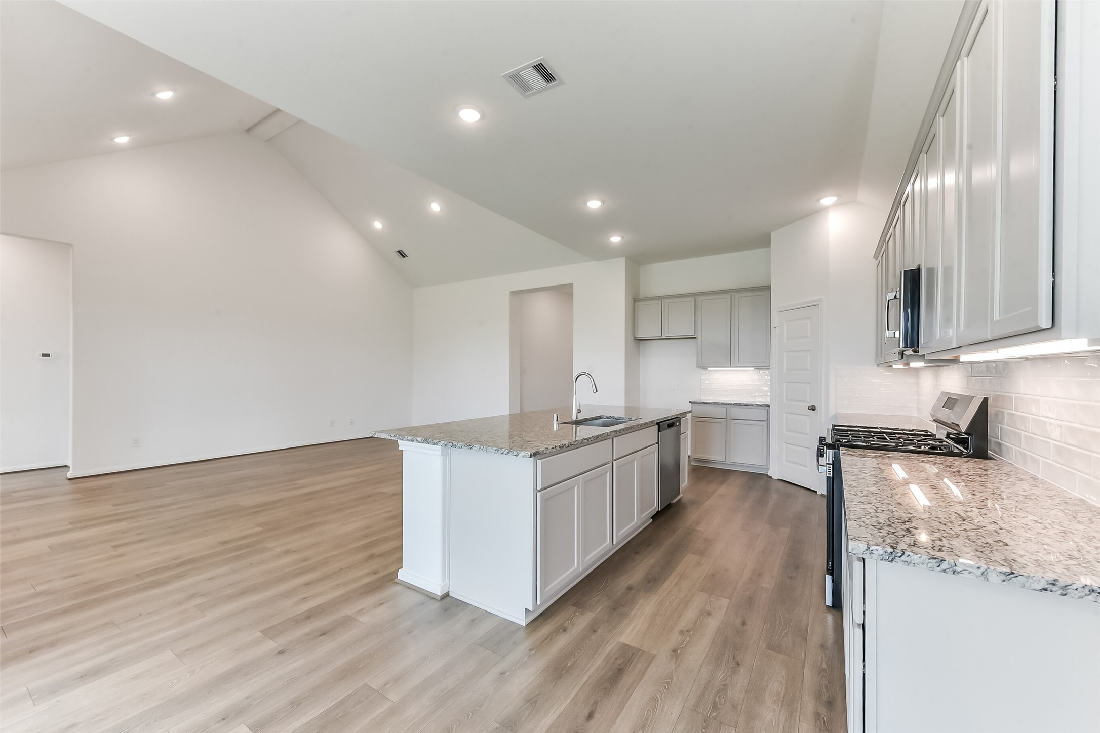 3562 Mount Scenery Lane Property Photo 8
