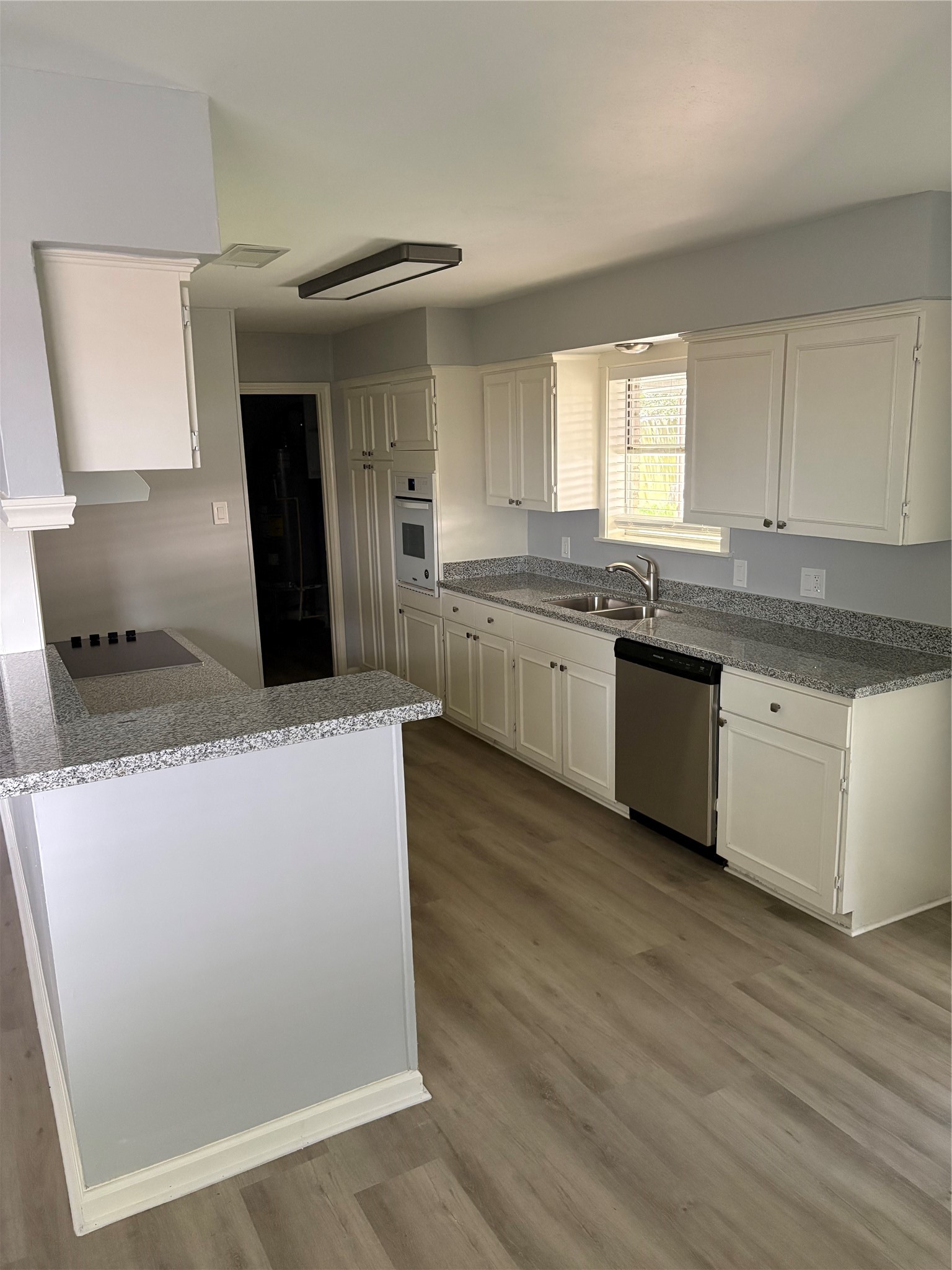 1402 Bellaire Boulevard Property Photo 3