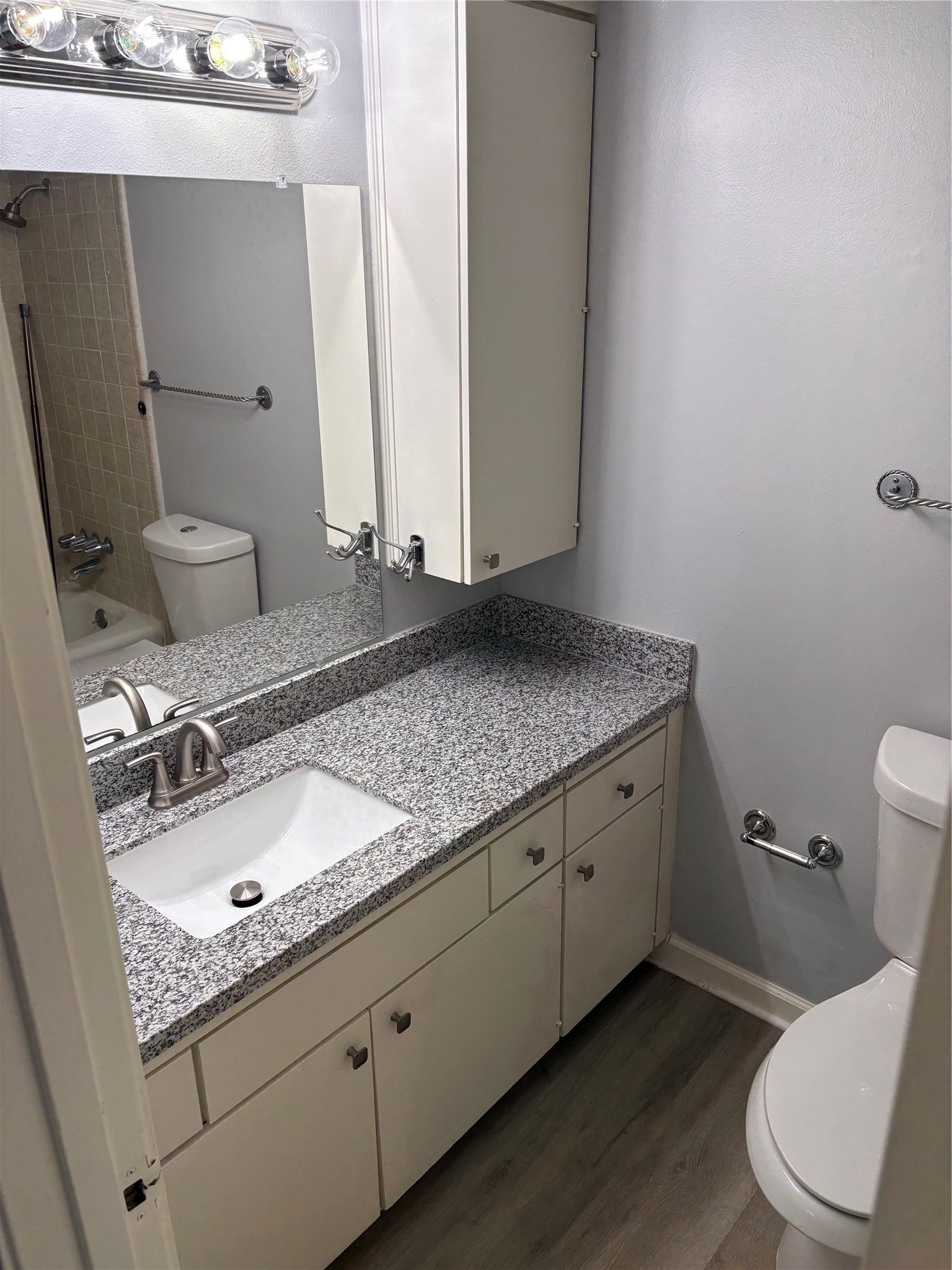 1402 Bellaire Boulevard Property Photo 11