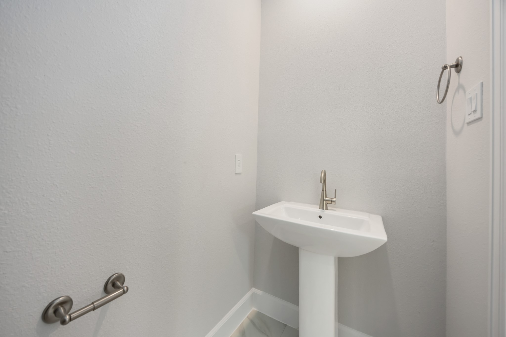 4317 Roseland Street A Property Photo 13