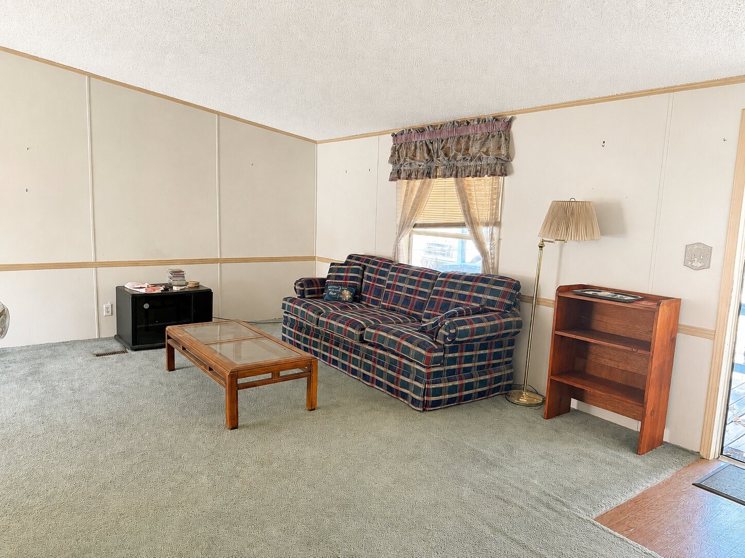 399 Pine Lane Property Photo 3