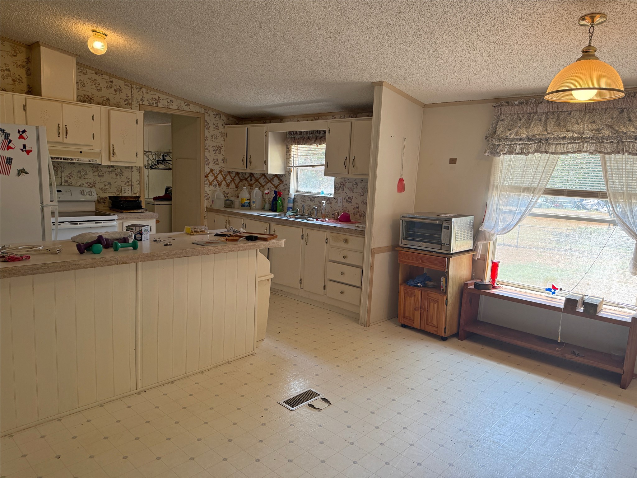 399 Pine Lane Property Photo 6