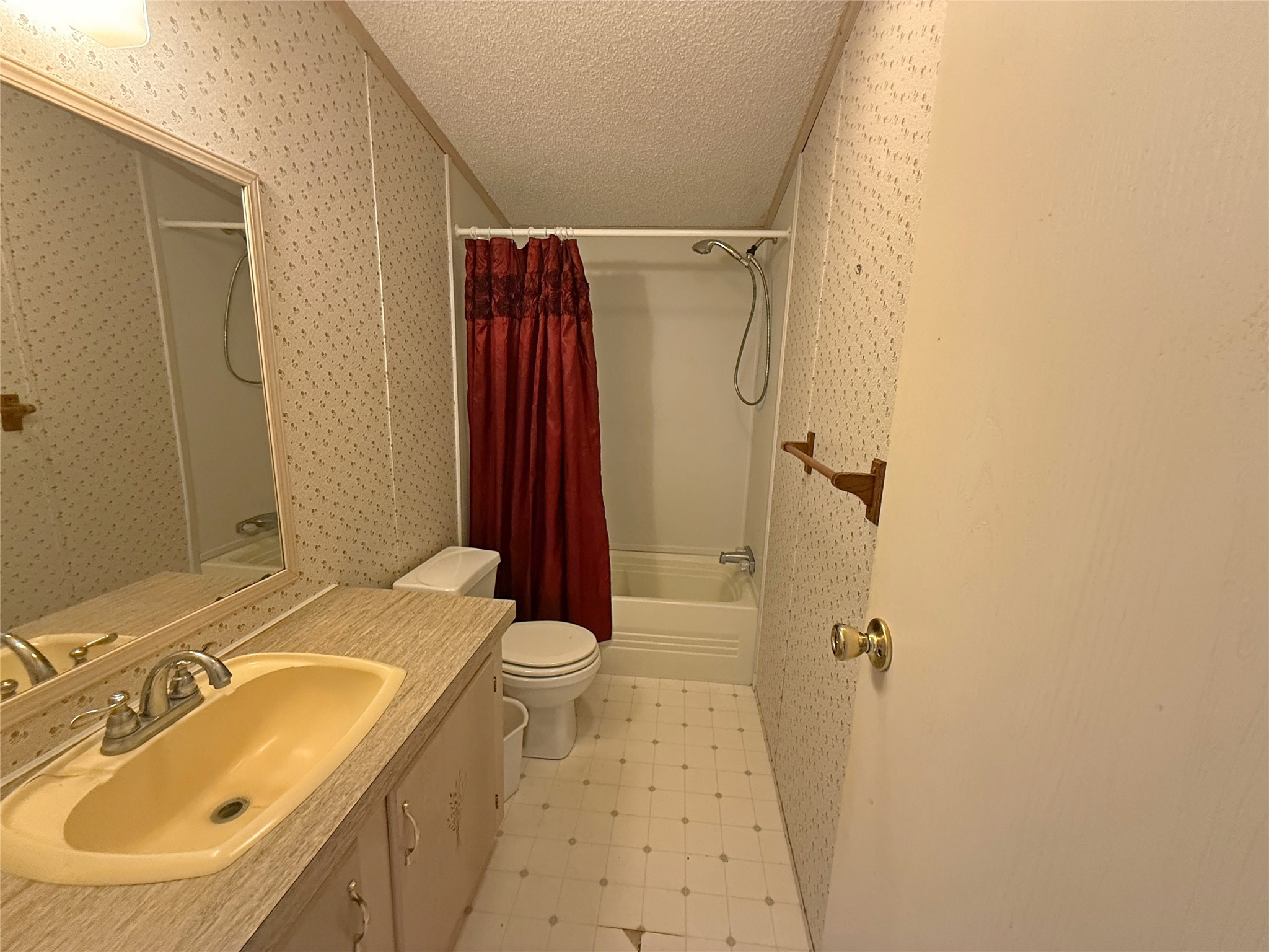 399 Pine Lane Property Photo 12