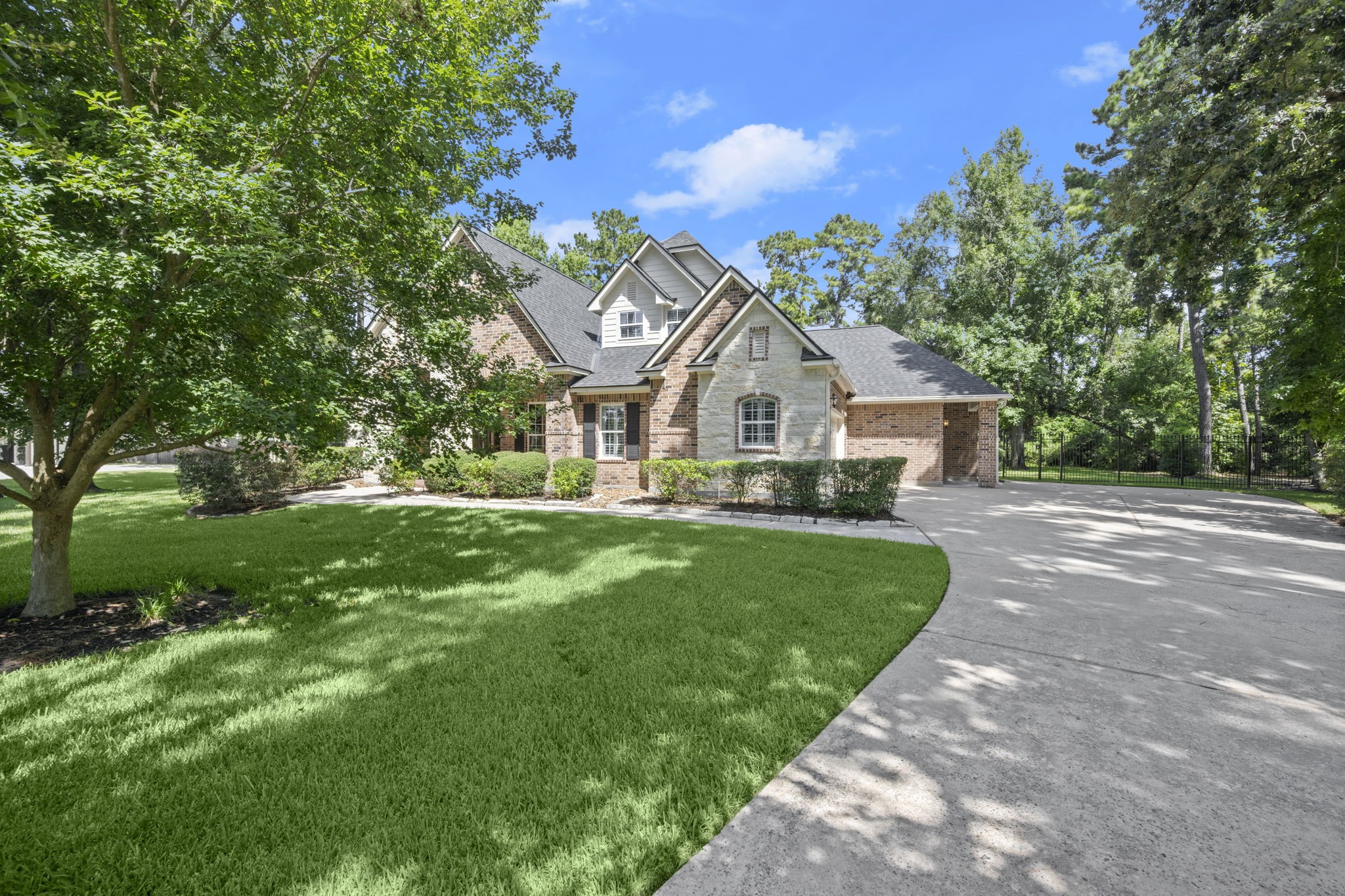 4106 Angling Lane Property Photo 2