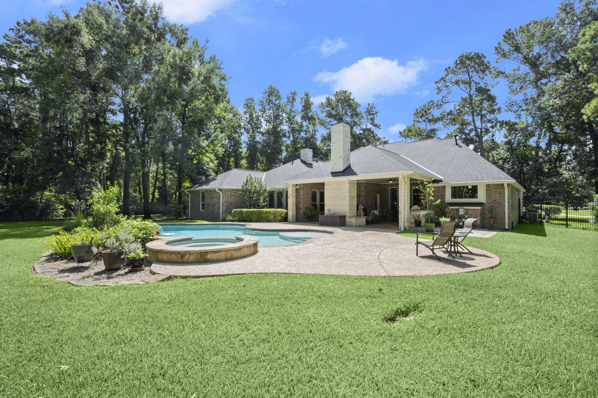 4106 Angling Lane Property Photo 8