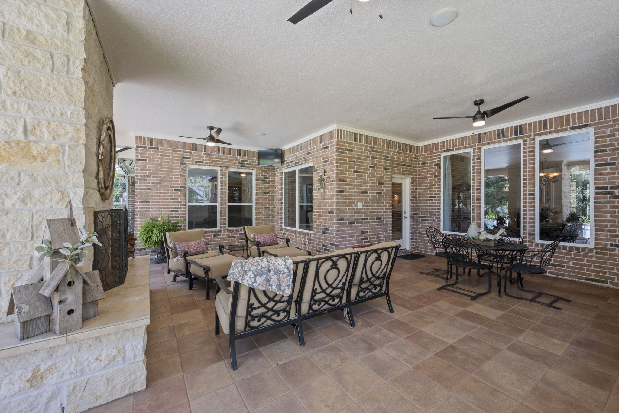 4106 Angling Lane Property Photo 10