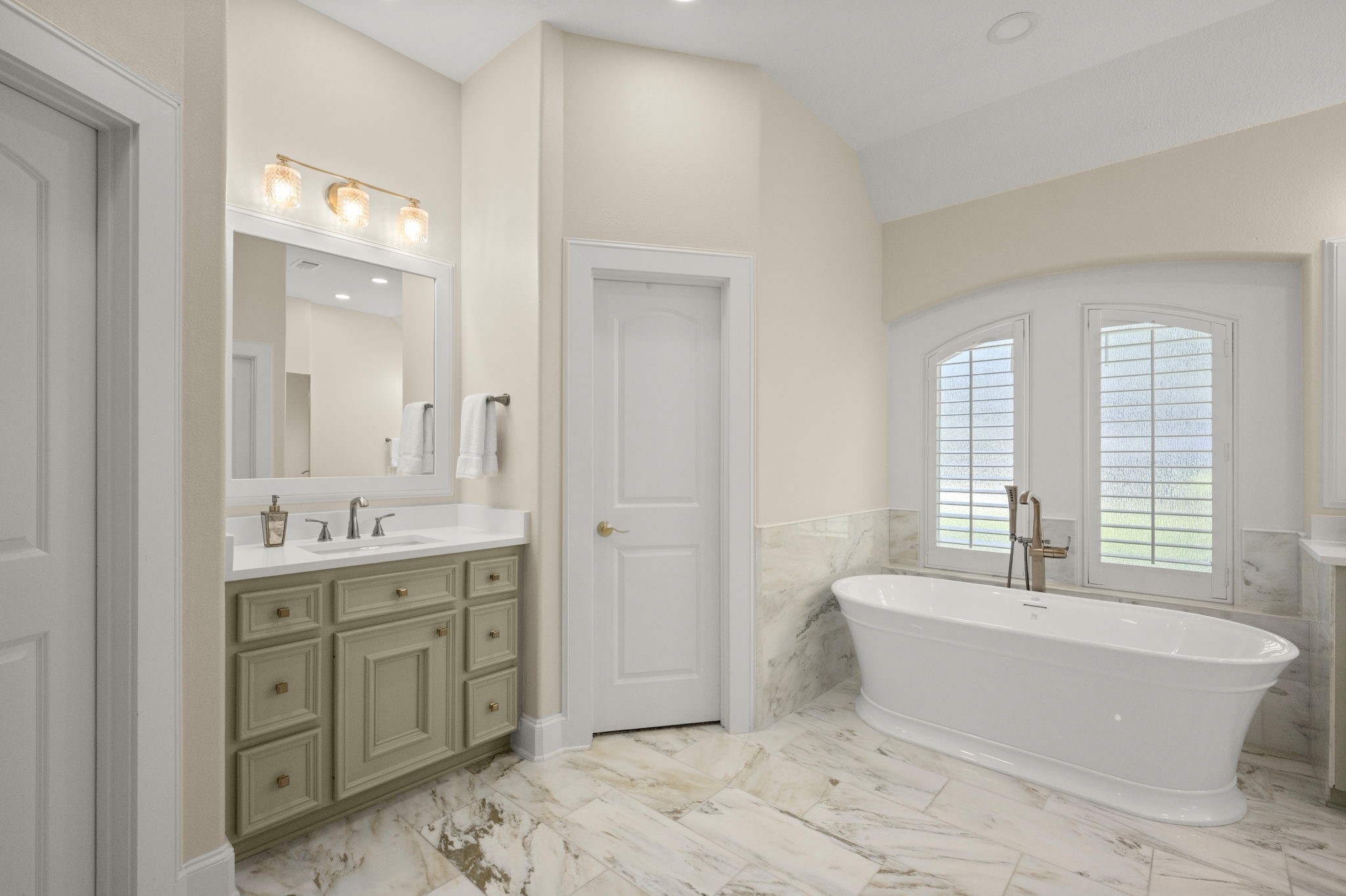 4106 Angling Lane Property Photo 32