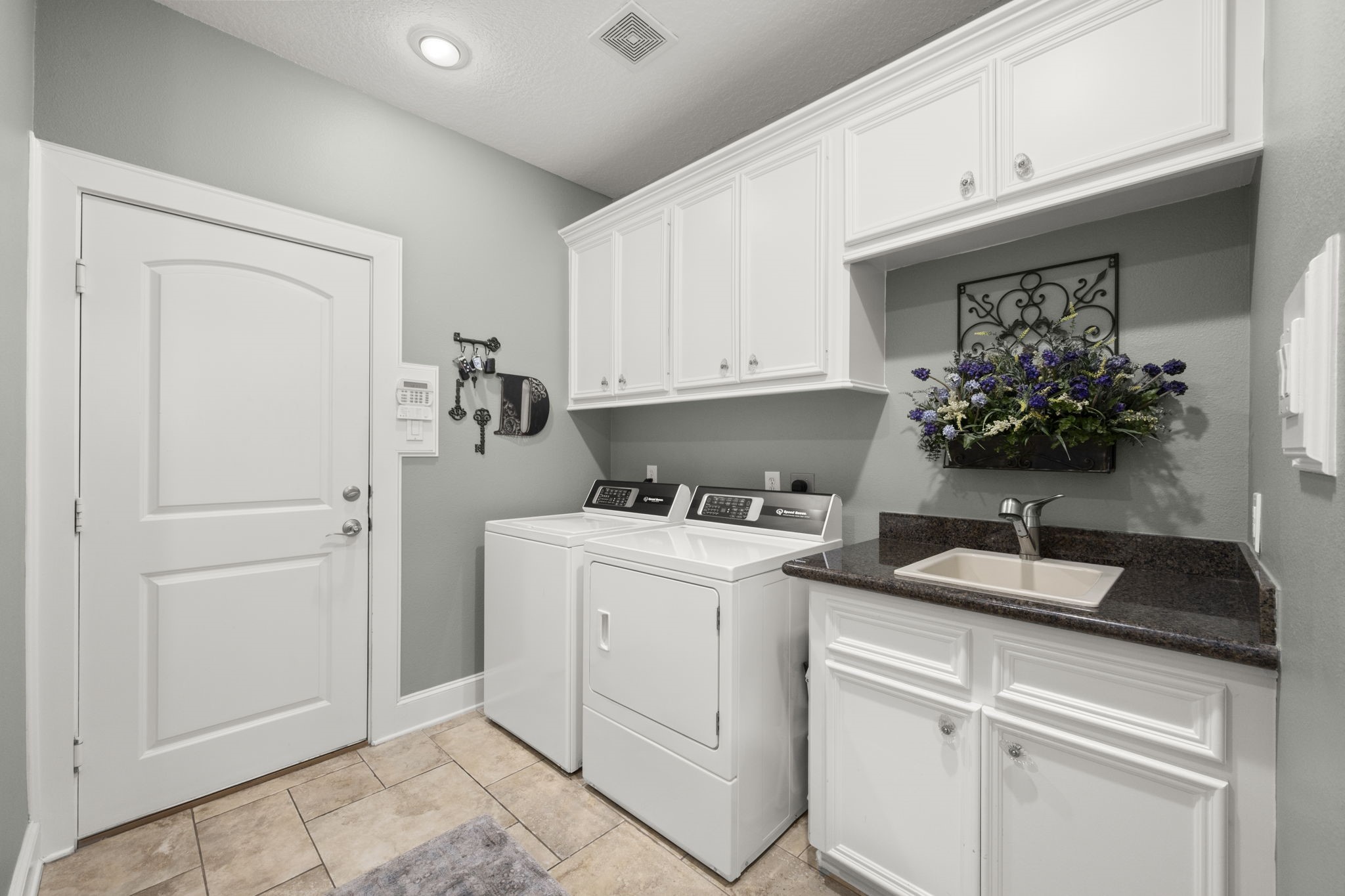 4106 Angling Lane Property Photo 39