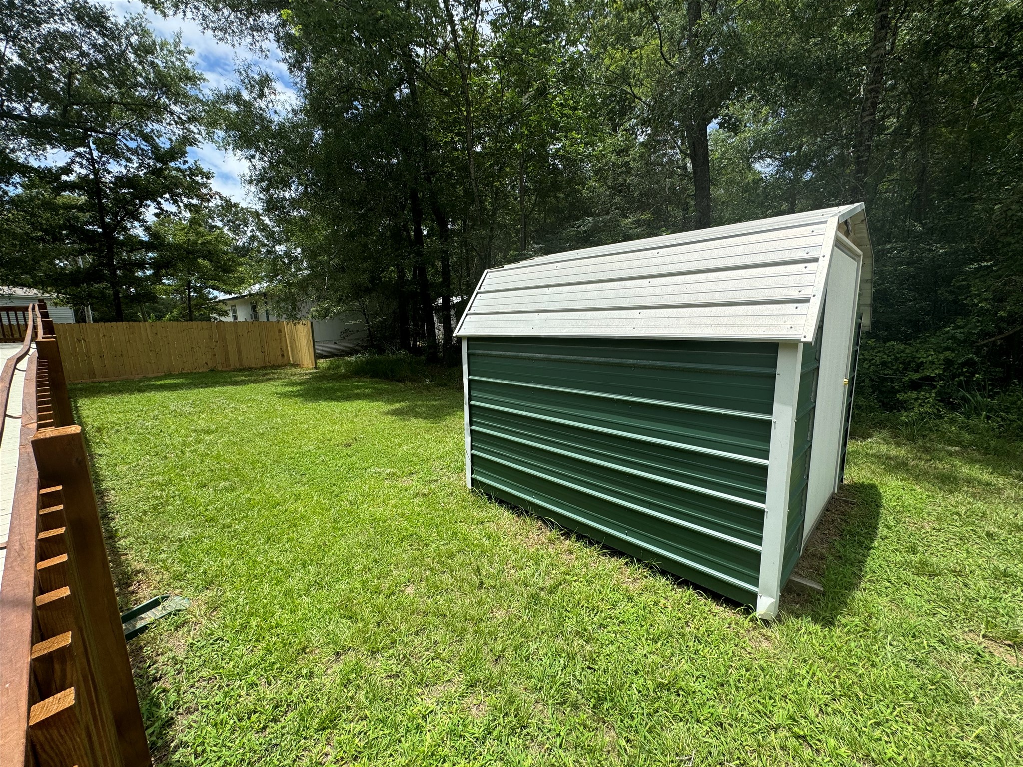 465 Lexington Property Photo 7