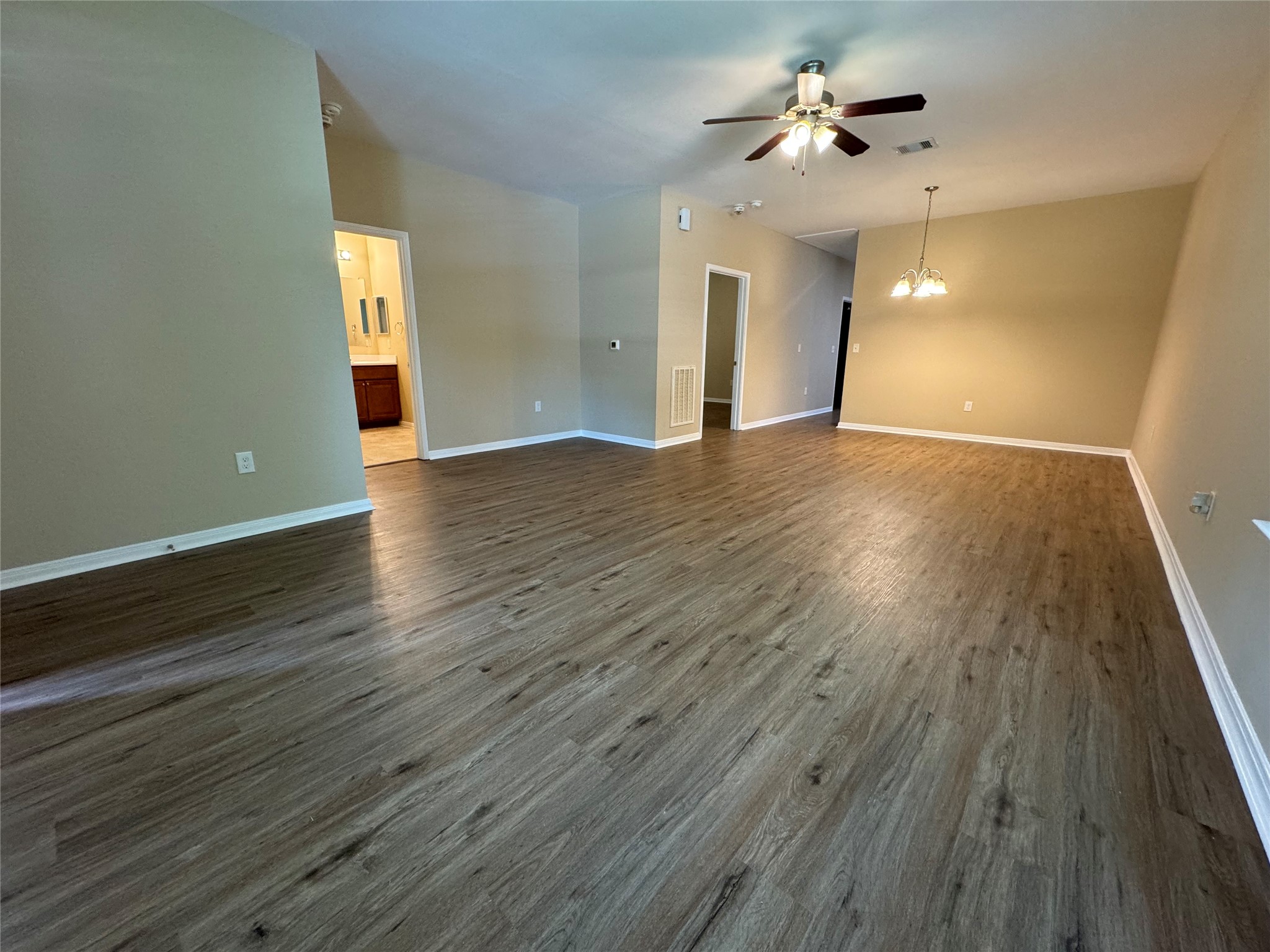 465 Lexington Property Photo 8