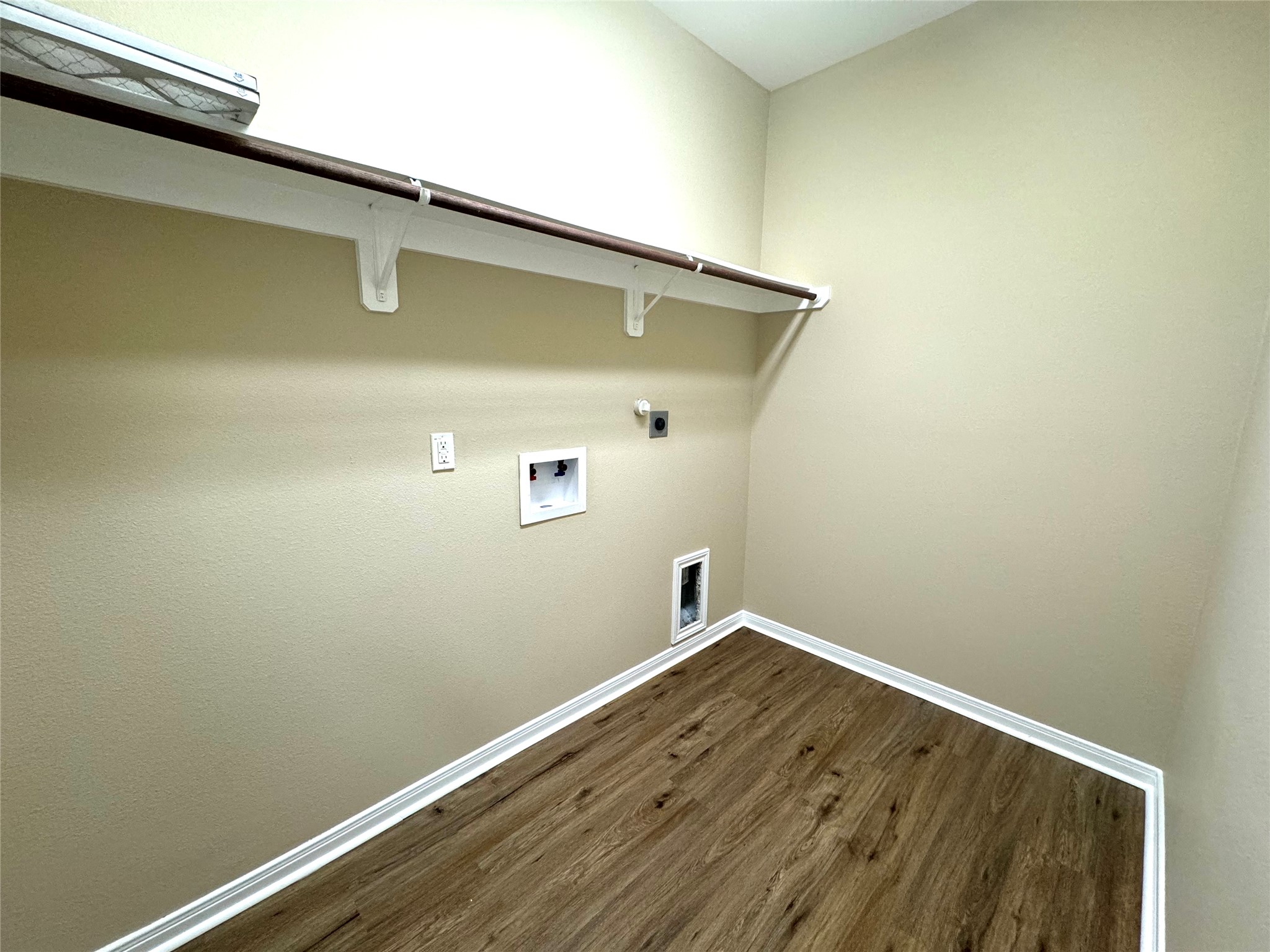 465 Lexington Property Photo 15