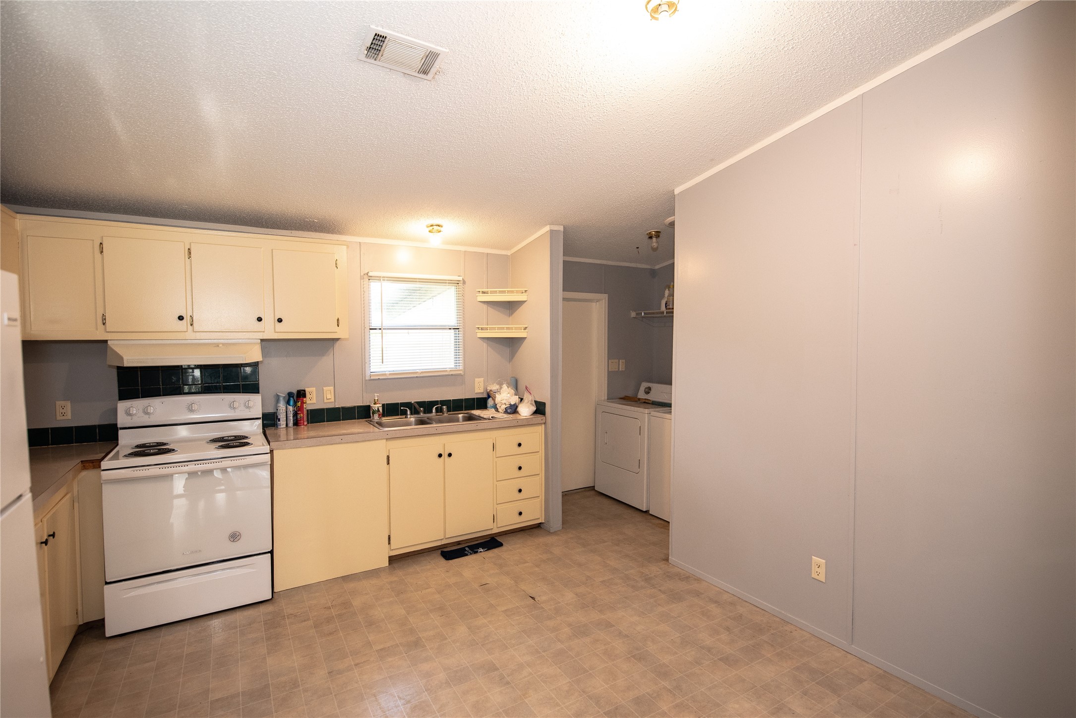 11804 Trickey Road Property Photo 4