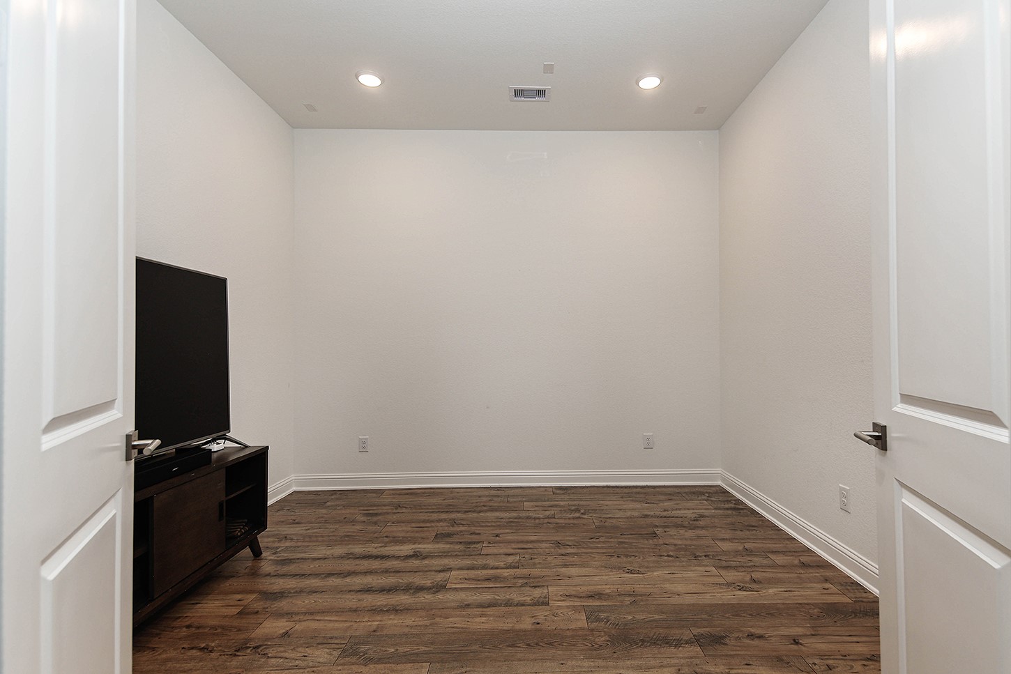 1137 Stillwater Pond Property Photo 14