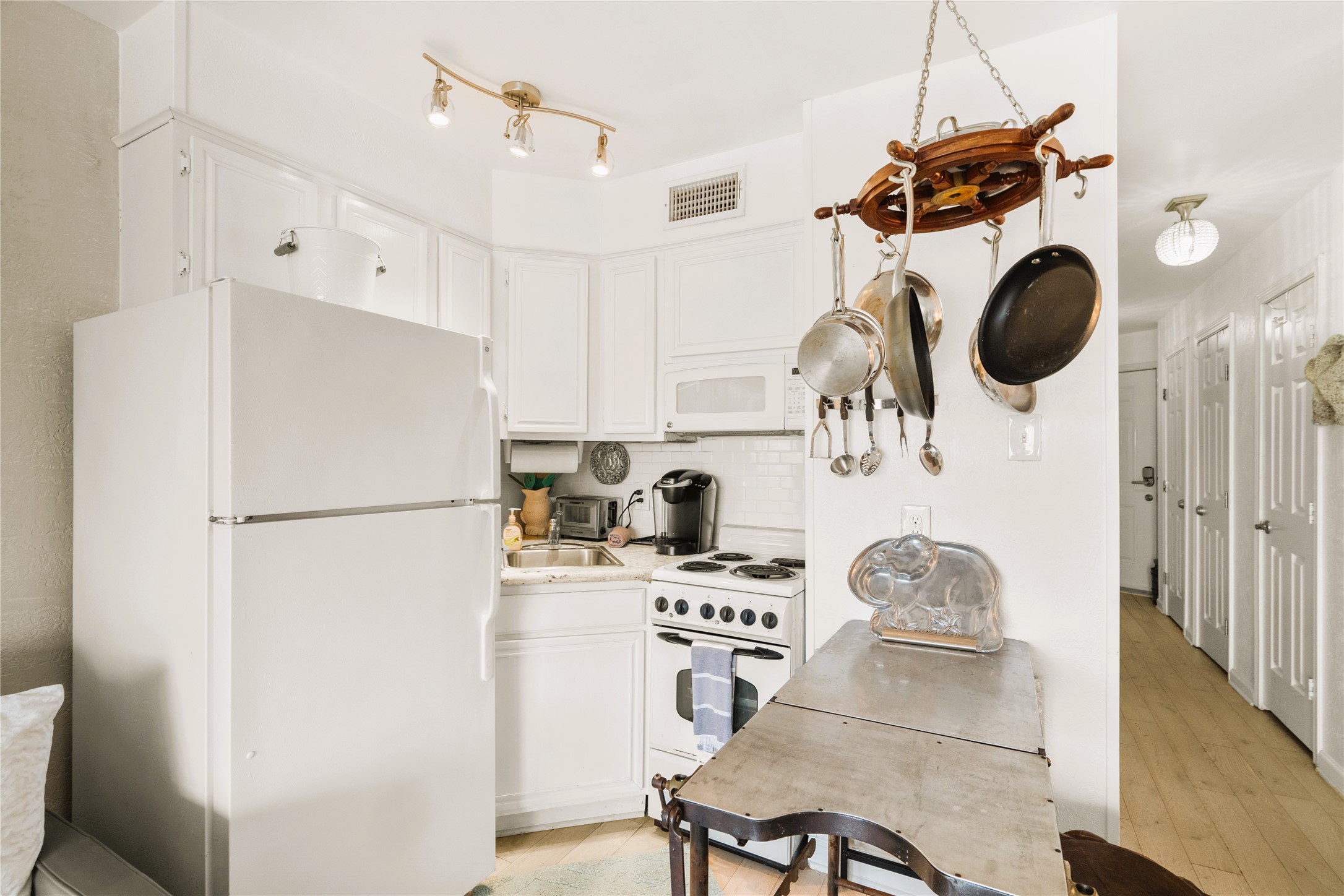 6102 Seawall Boulevard 290 Property Photo 6