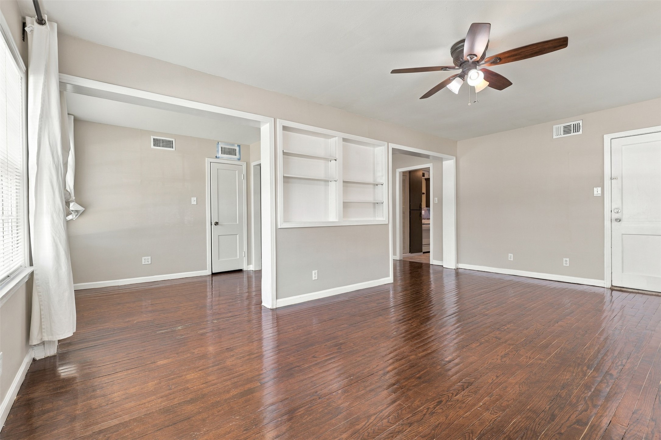 4505 Larch Lane A Property Photo 5
