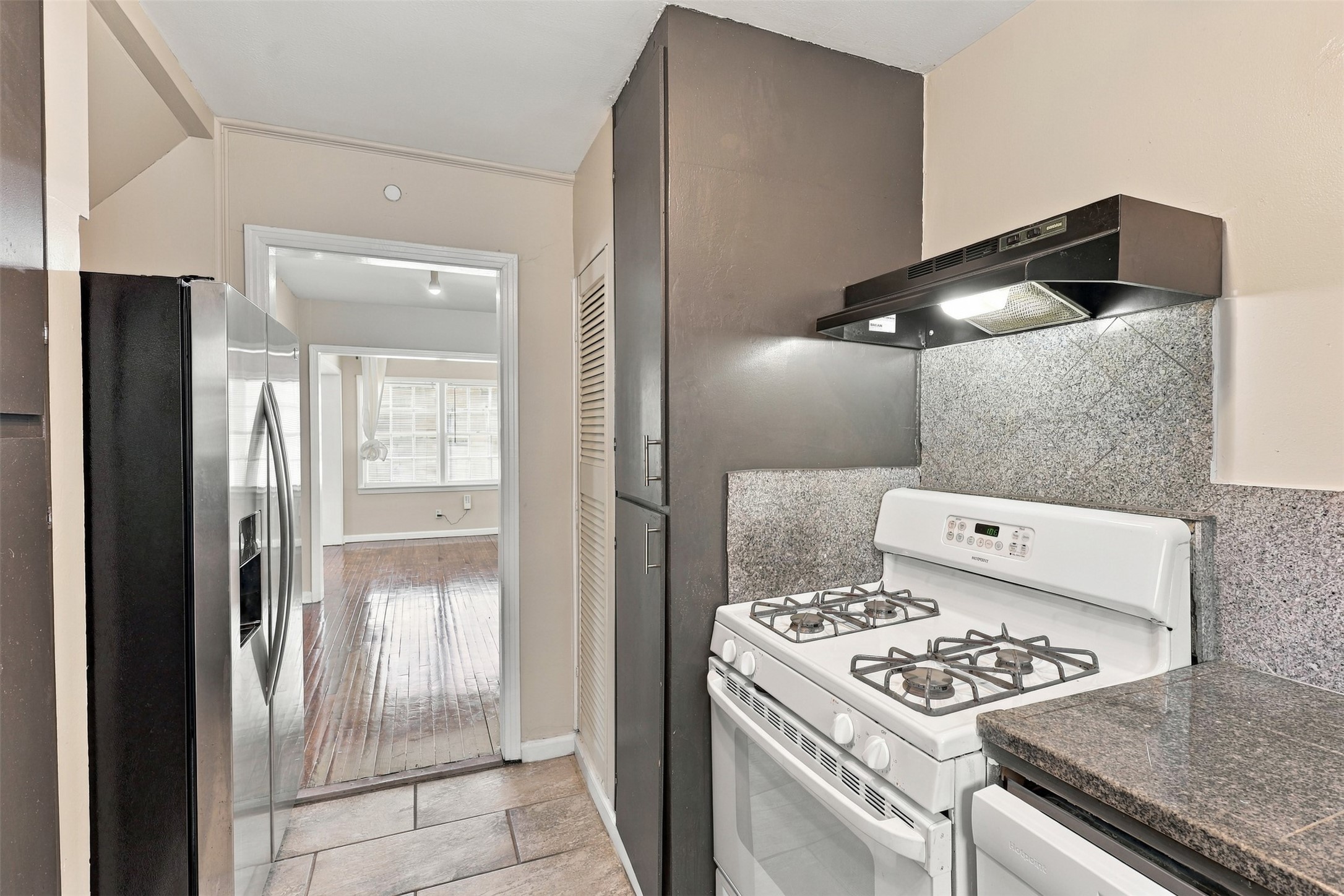 4505 Larch Lane A Property Photo 12