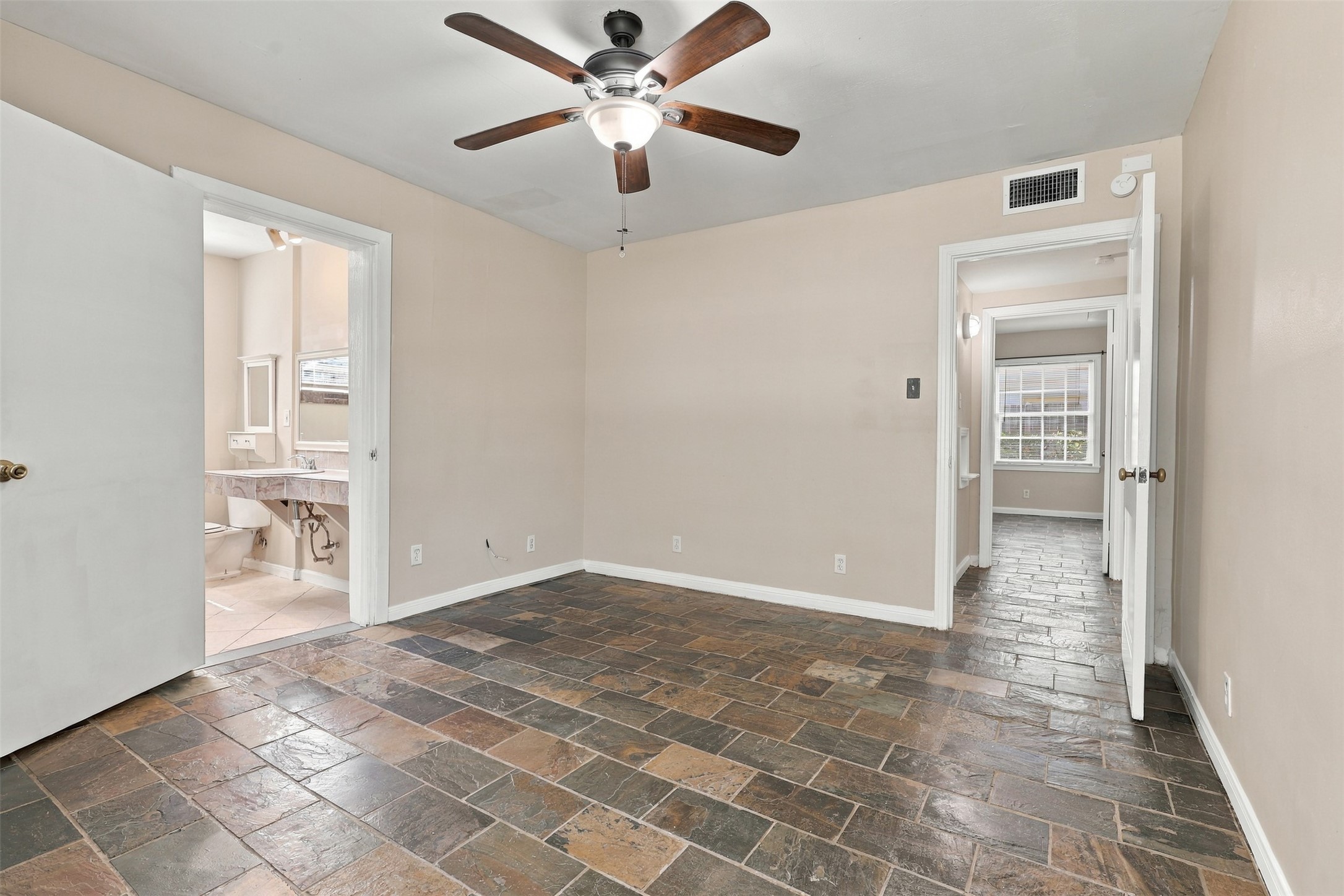 4505 Larch Lane A Property Photo 14