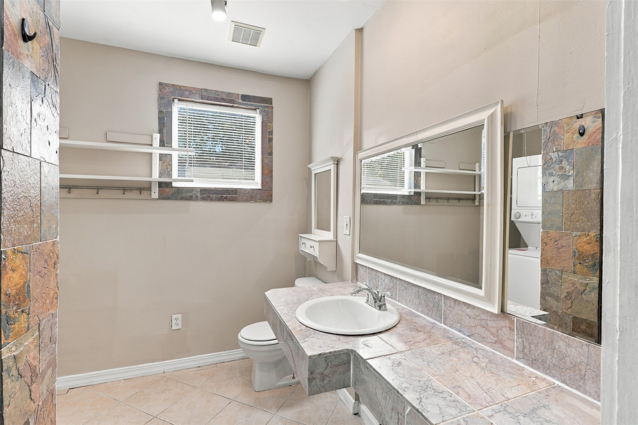 4505 Larch Lane A Property Photo 15