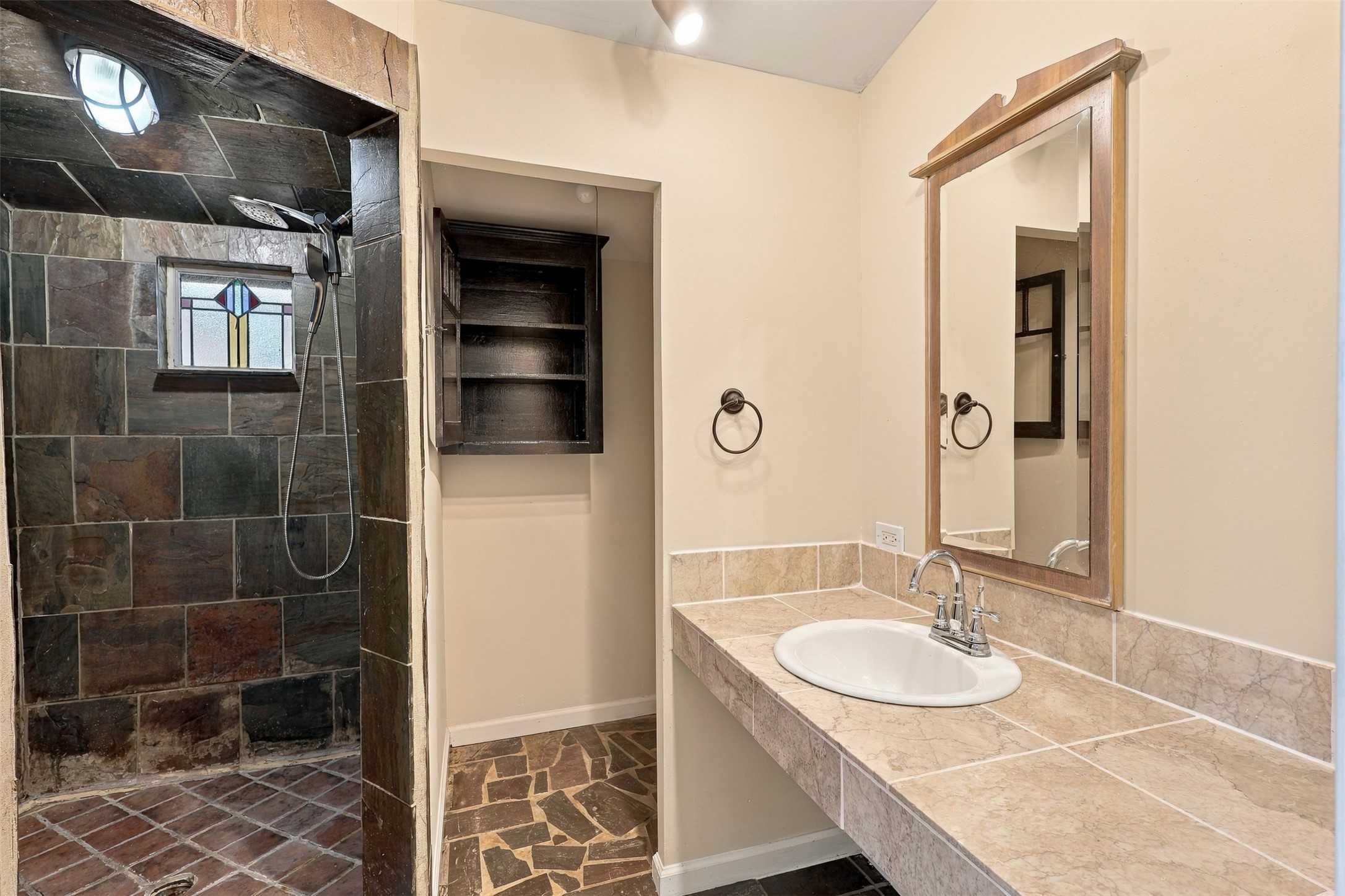 4505 Larch Lane A Property Photo 18